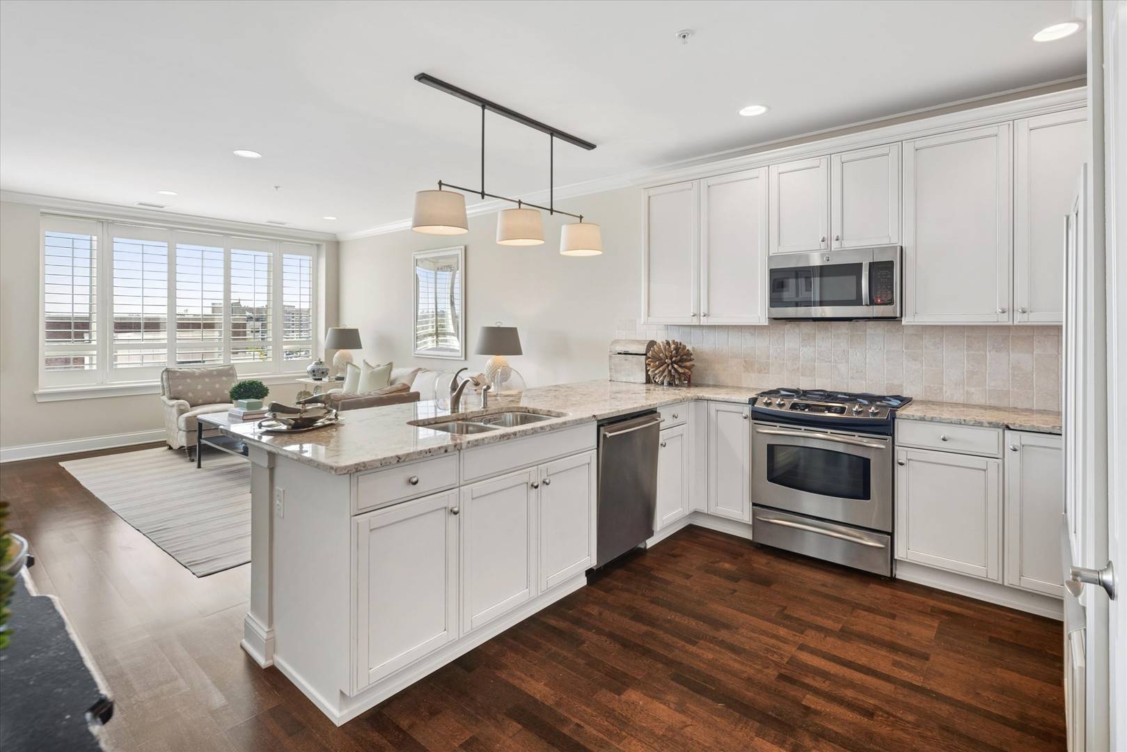 850 Village Center DR #308, Burr Ridge, IL 60527