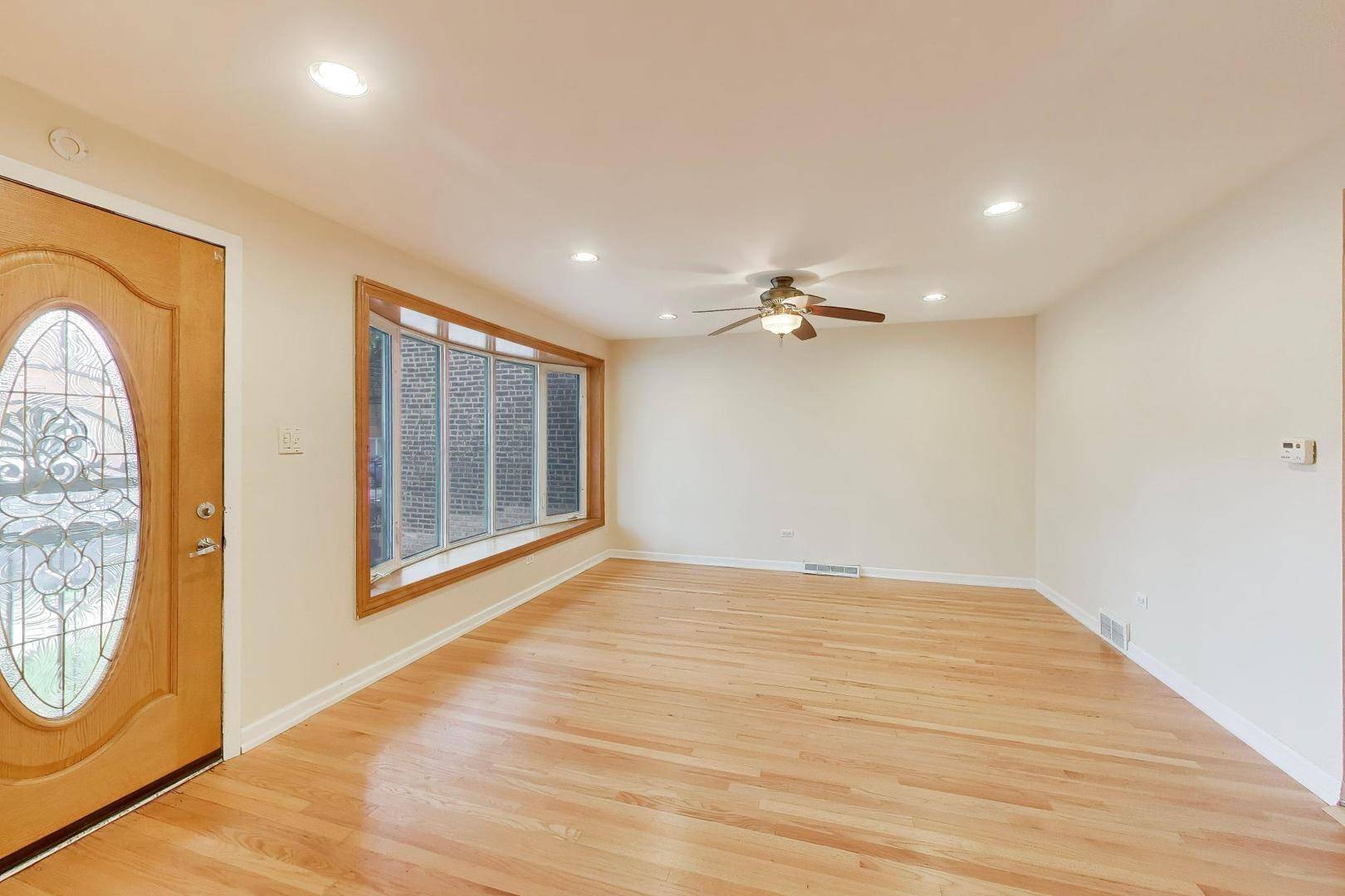 2972 S Loomis ST, Chicago, IL 60608