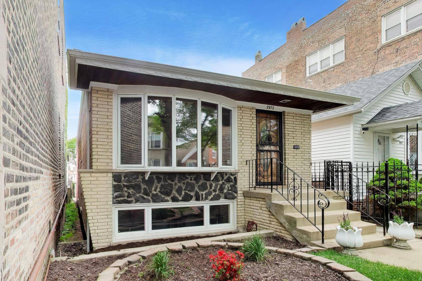 2972 S Loomis ST, Chicago, IL 60608