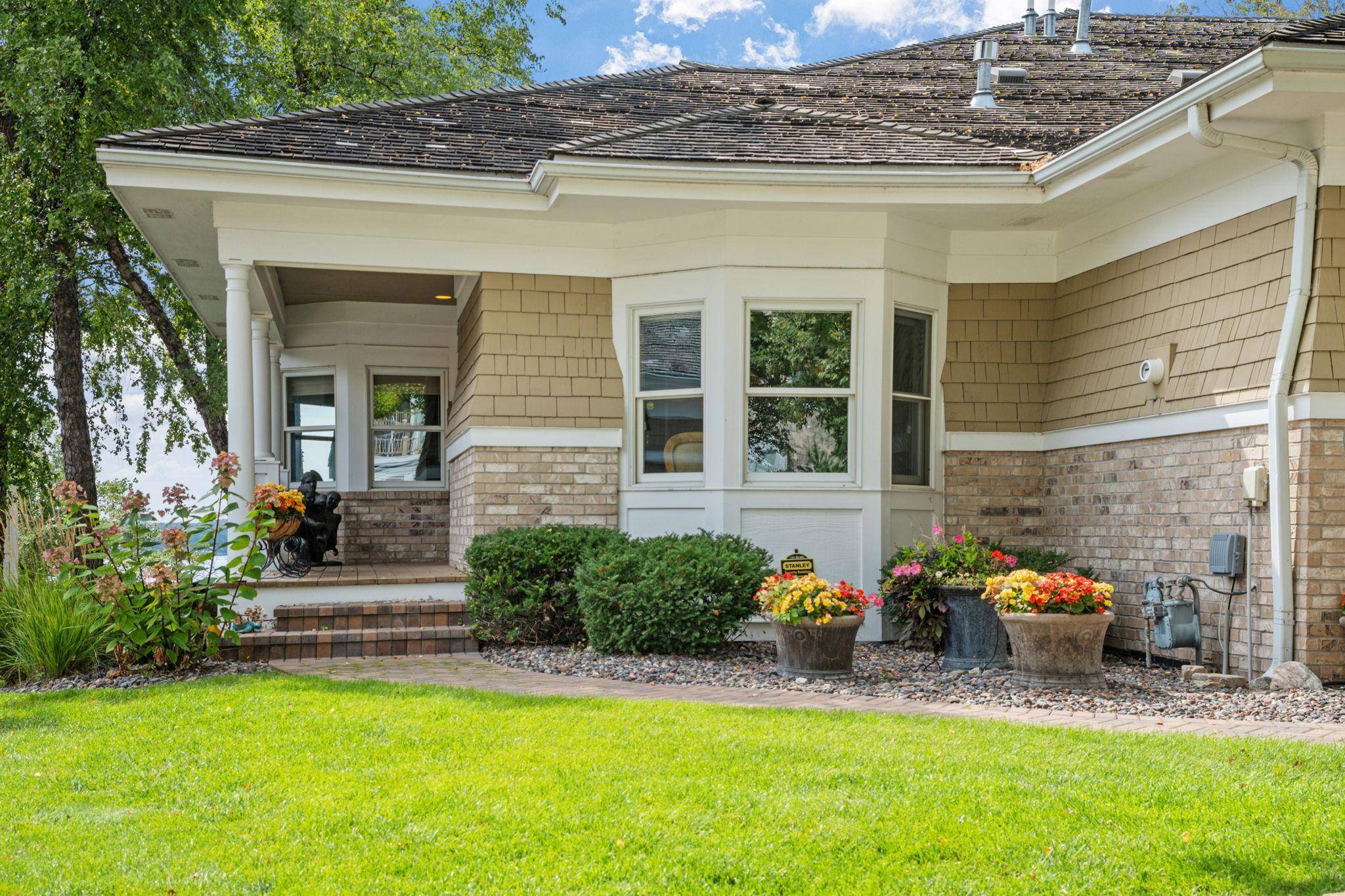 724 Widsten CIR, Wayzata, MN 55391