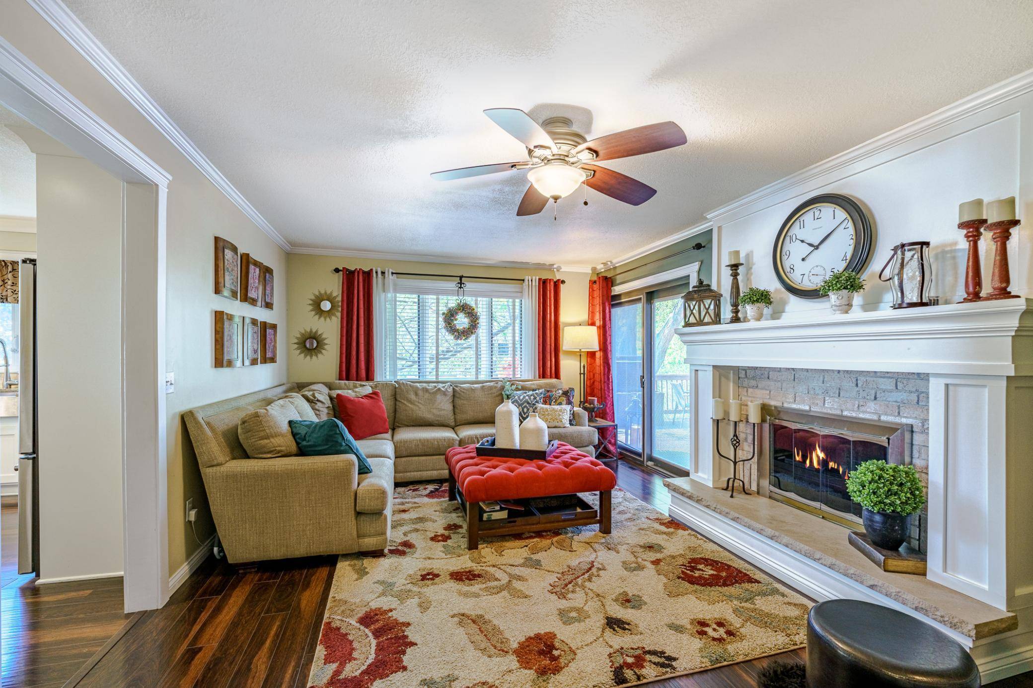 613 Chicago DR, Burnsville, MN 55306