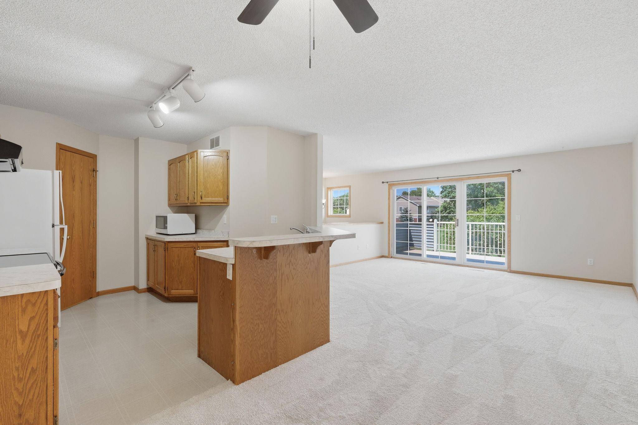 2213 E 117th ST, Burnsville, MN 55337