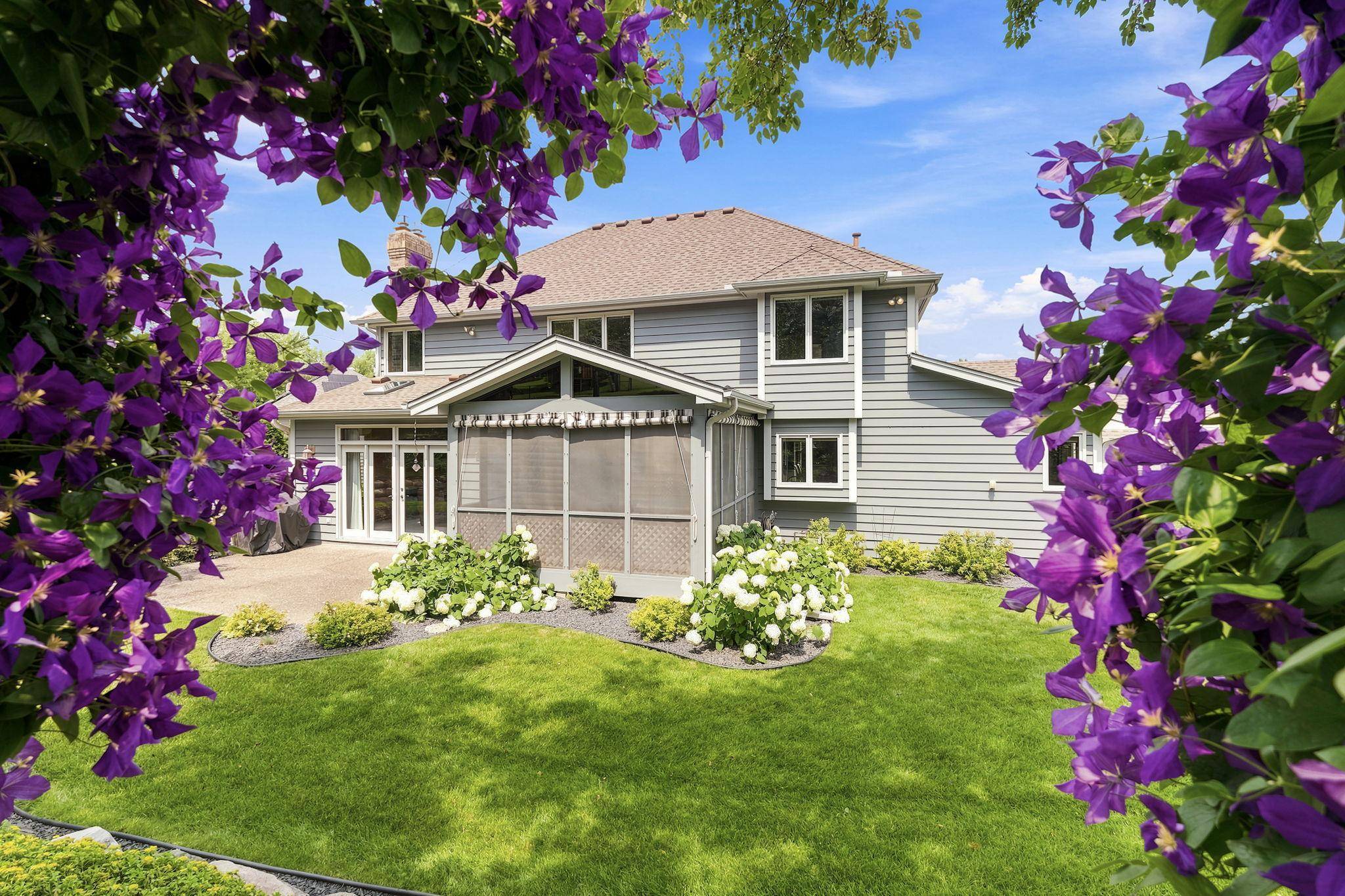 5025 W 94th ST, Bloomington, MN 55437