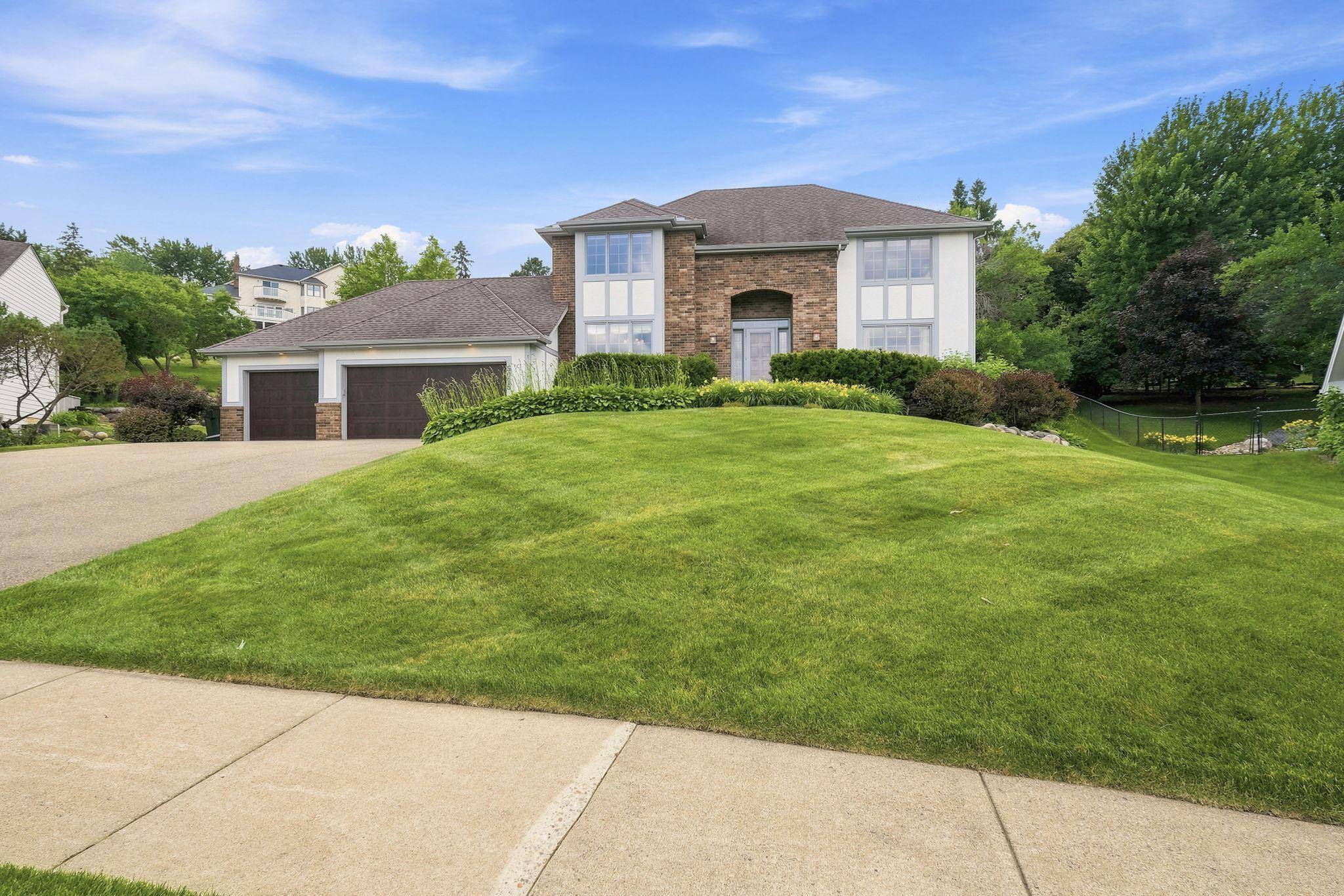 5025 W 94th ST, Bloomington, MN 55437