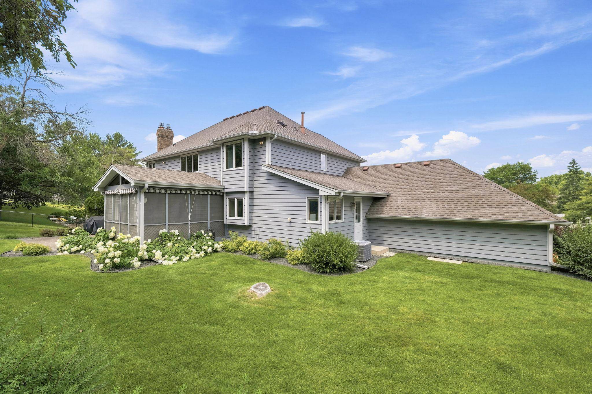 5025 W 94th ST, Bloomington, MN 55437