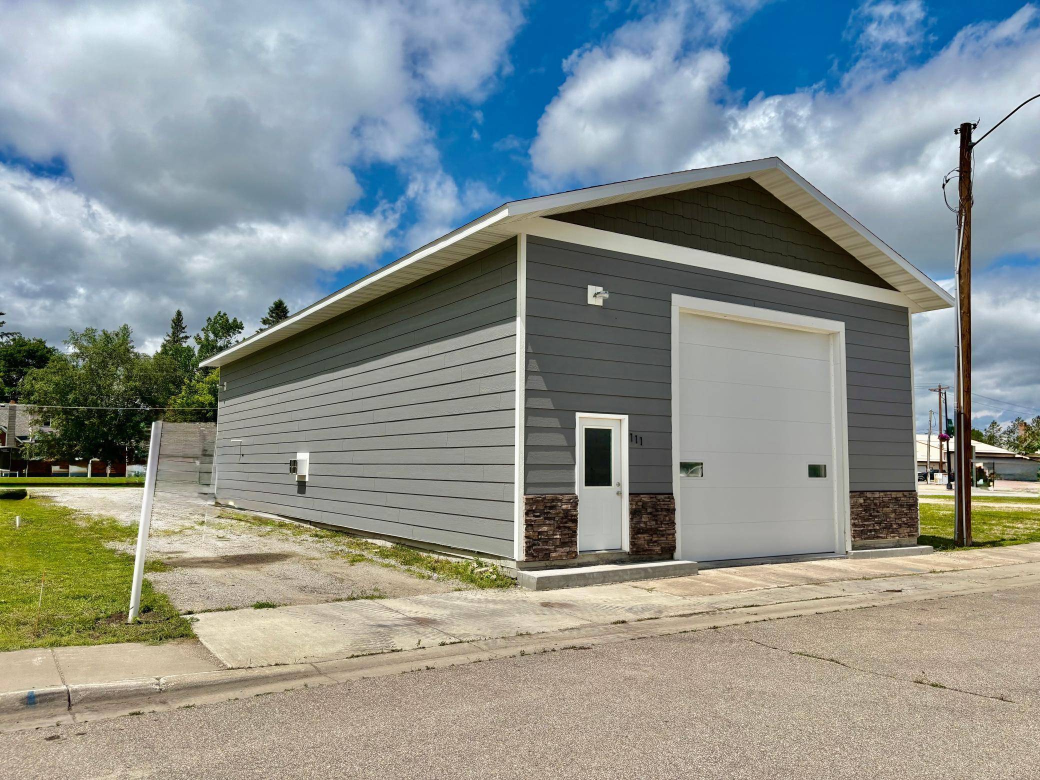 111 & 113 3rd AVE SE, Baudette, MN 56623