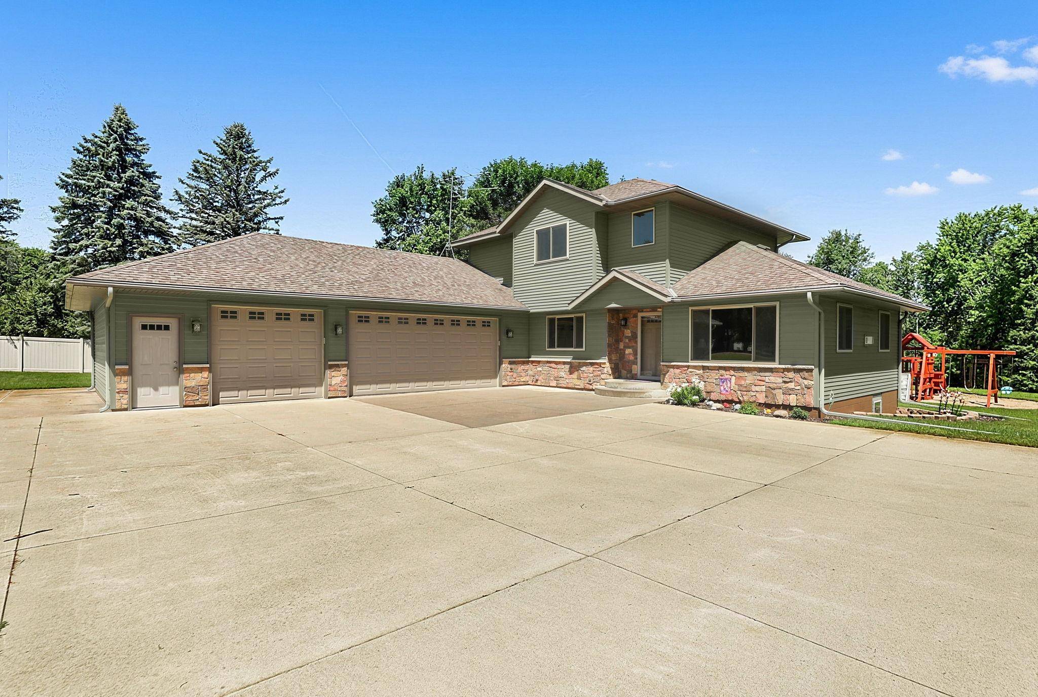 37785 Sunnyfield CIR, Avon, MN 56310