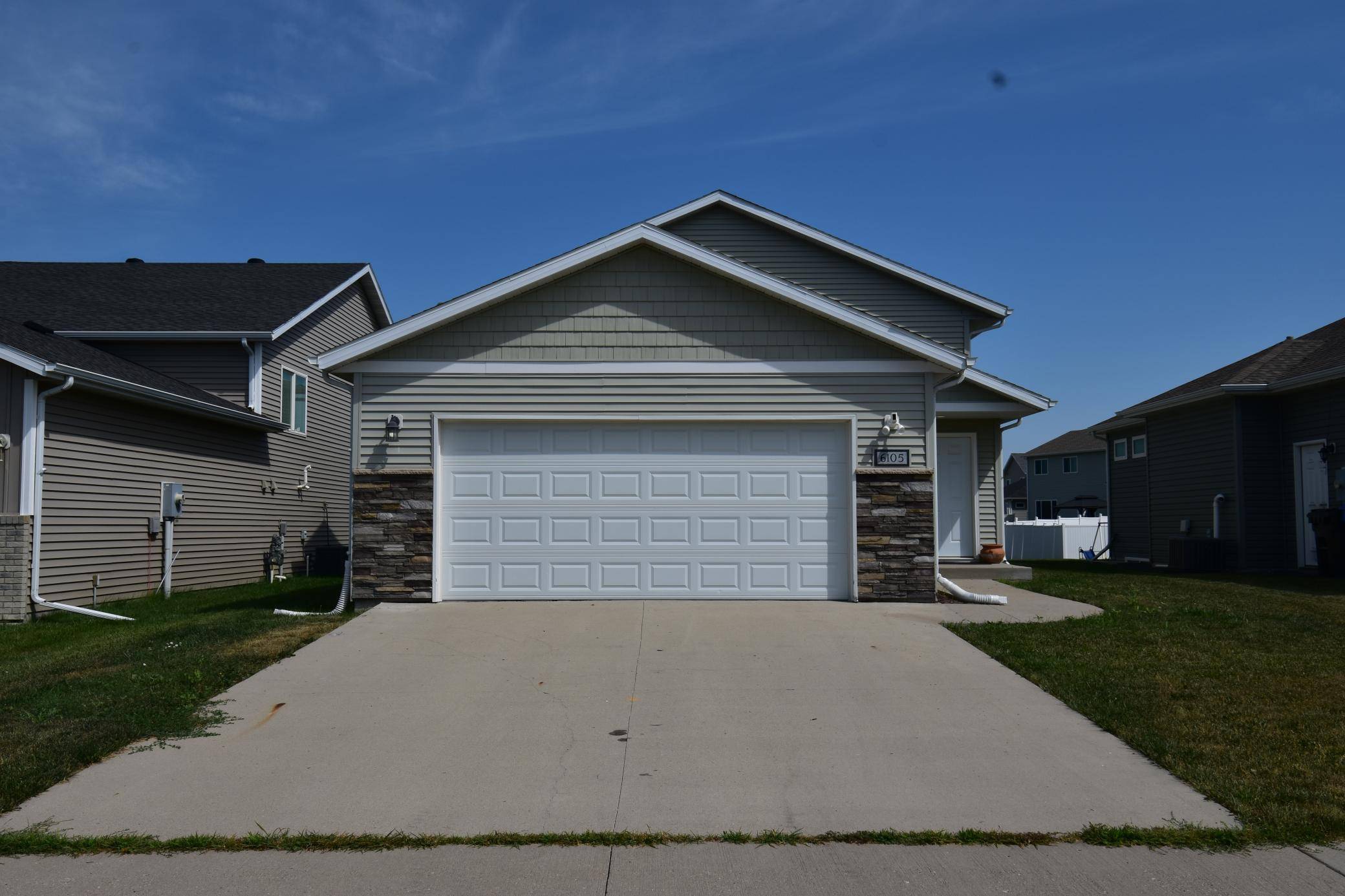 6105 61 AVE S, Fargo, ND 58104