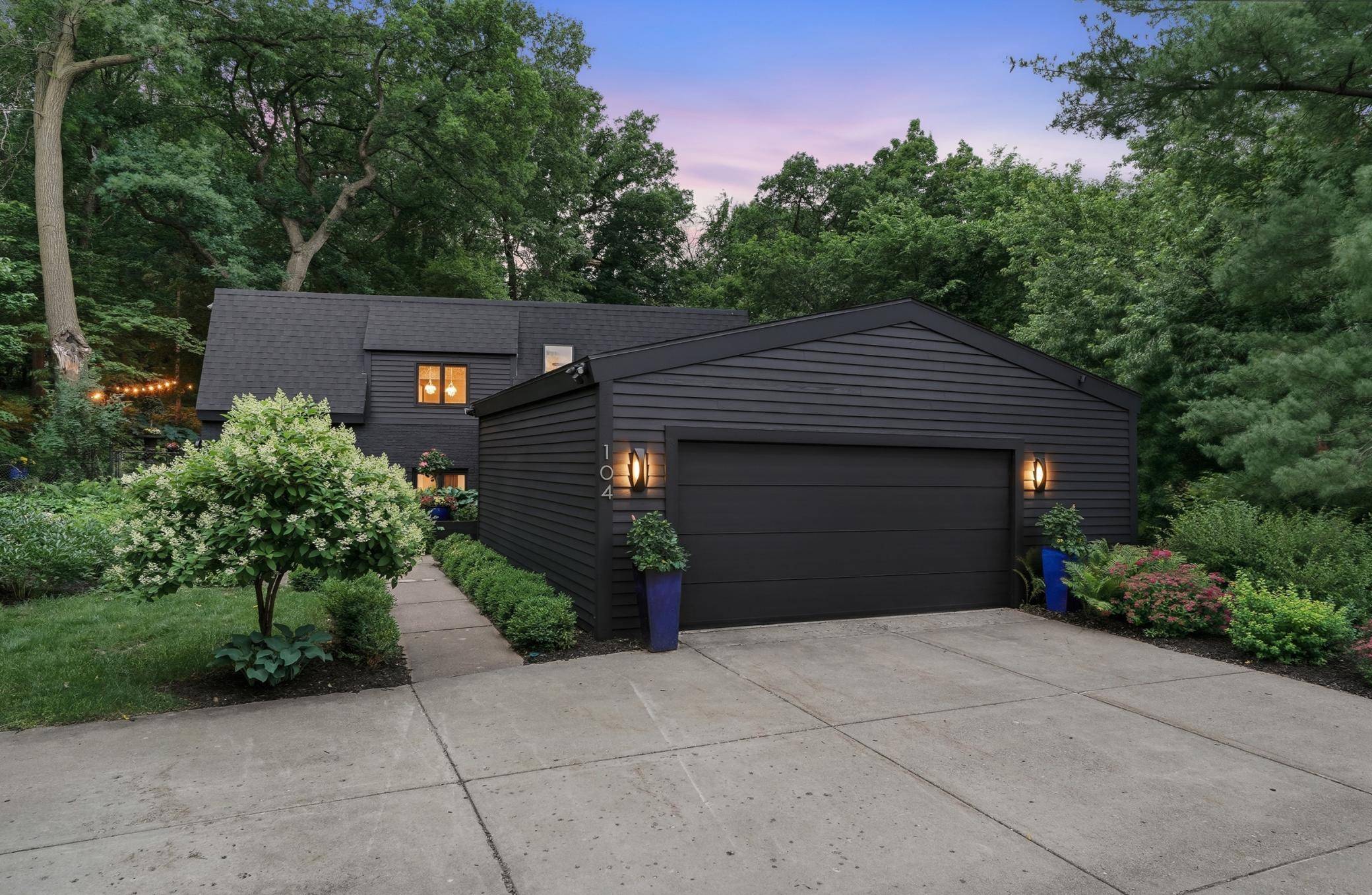 104 Maddaus LN, Golden Valley, MN 55416
