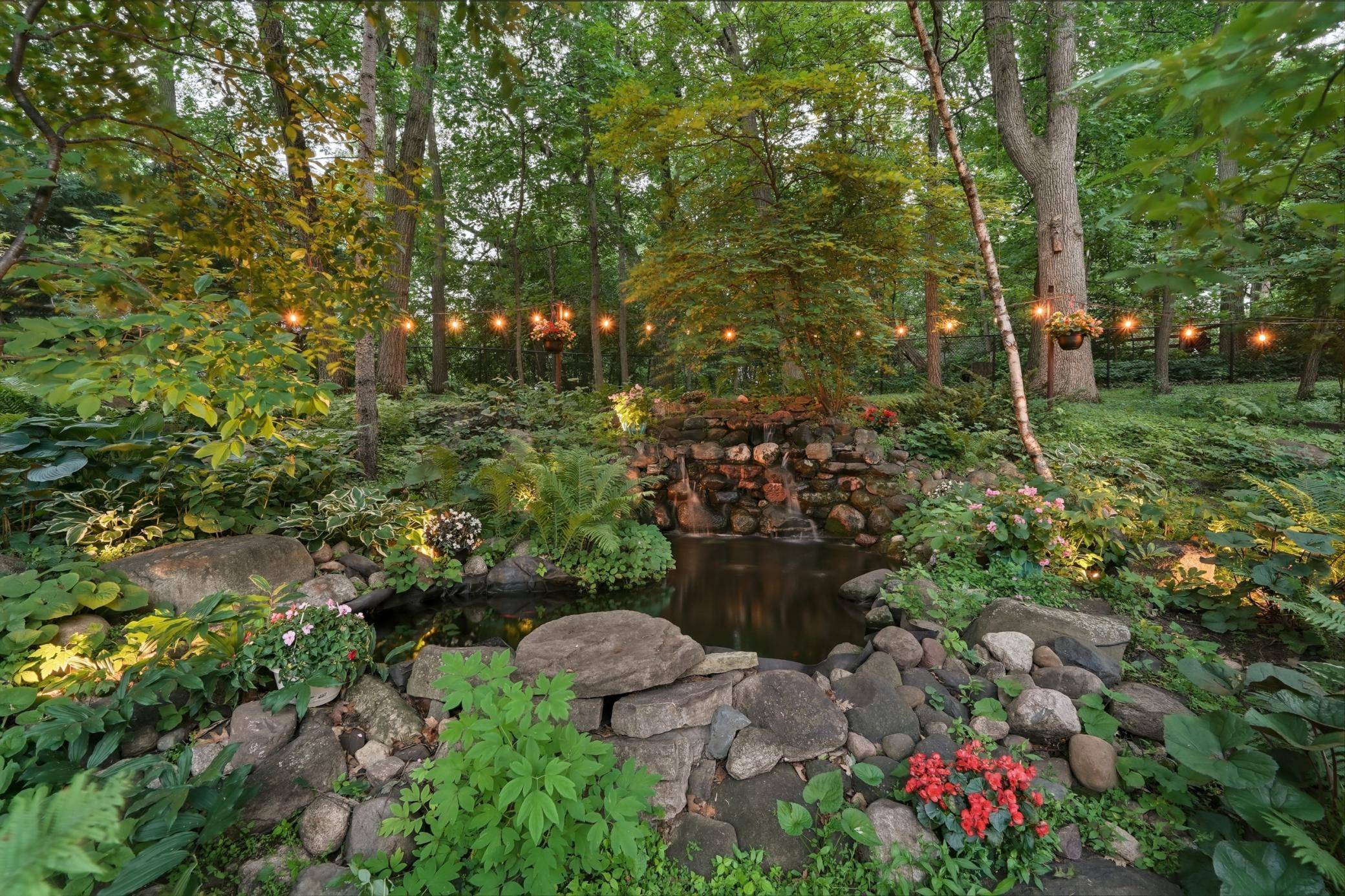 104 Maddaus LN, Golden Valley, MN 55416