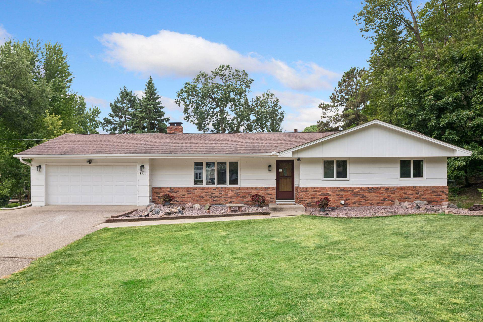 401 Mission RD W, Bloomington, MN 55420