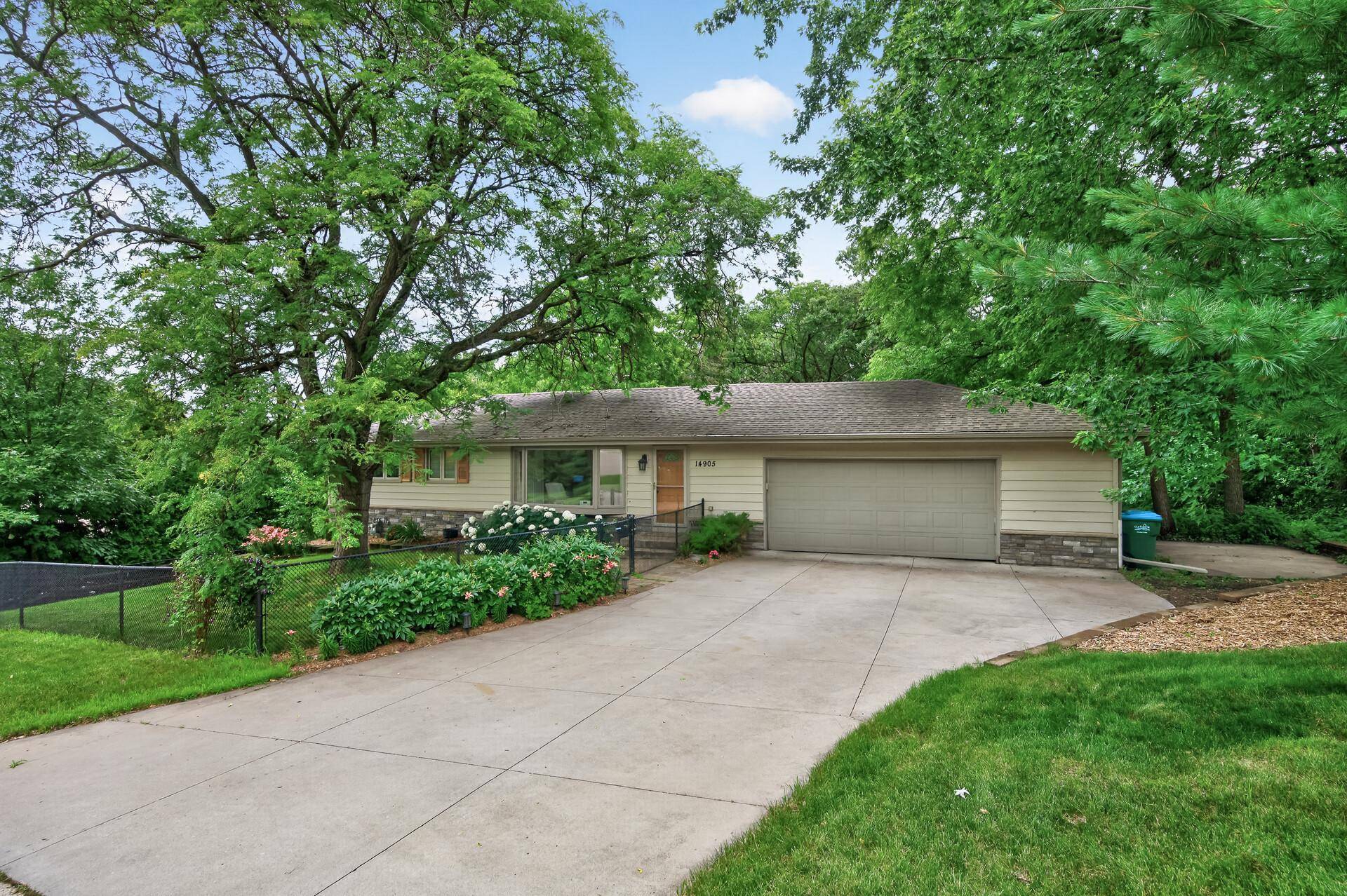14905 Orchard DR, Burnsville, MN 55306