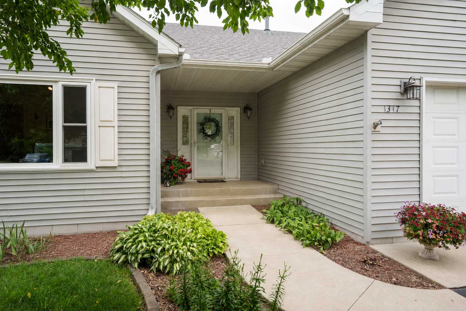1317 7th ST N, Cannon Falls, MN 55009