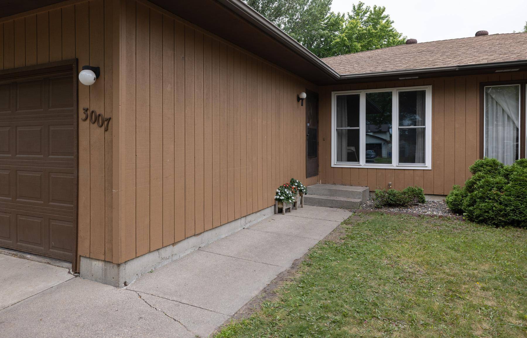 3007 18th ST S, Fargo, ND 58103