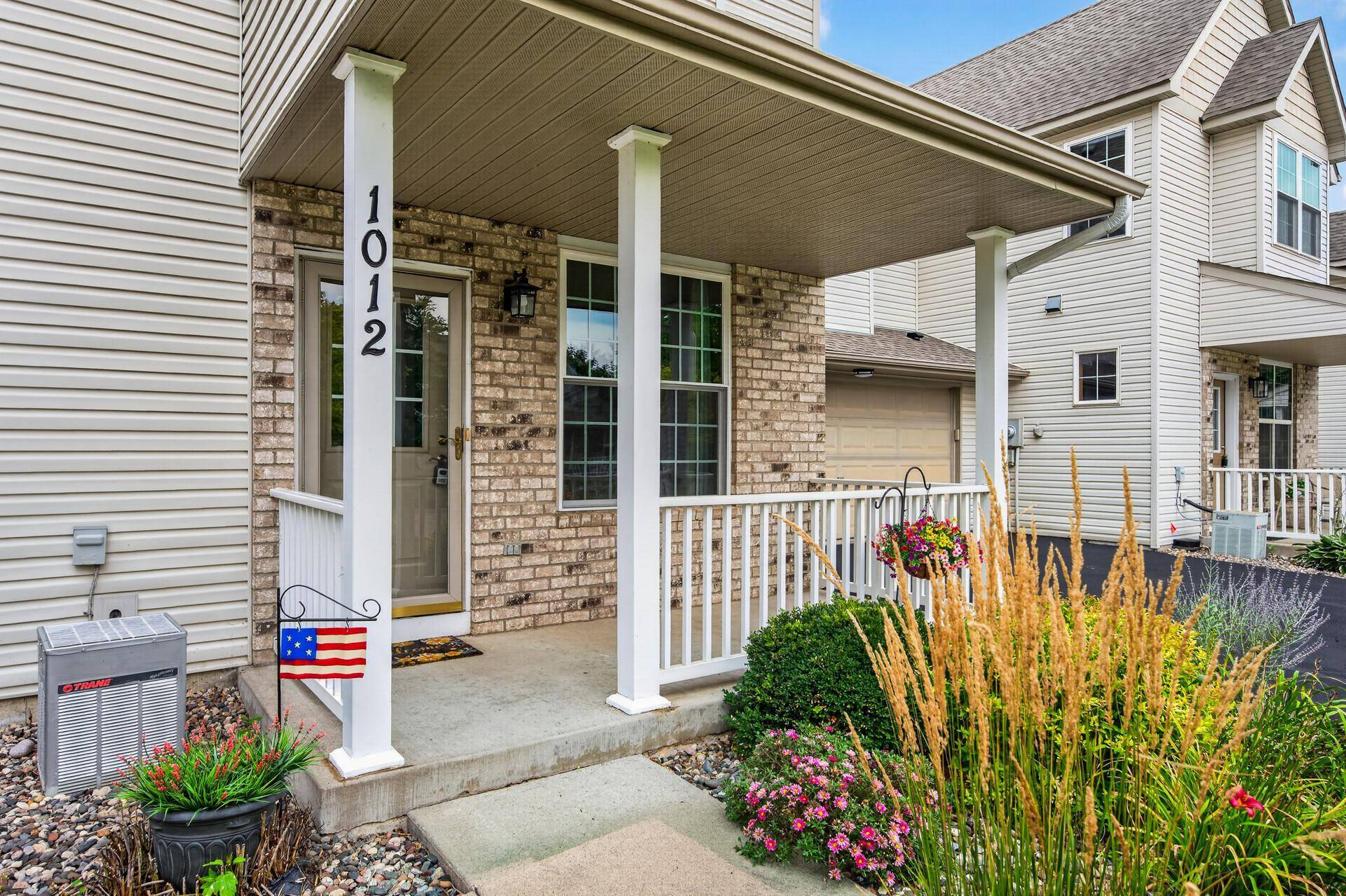 1012 Heldt ST, Chaska, MN 55318