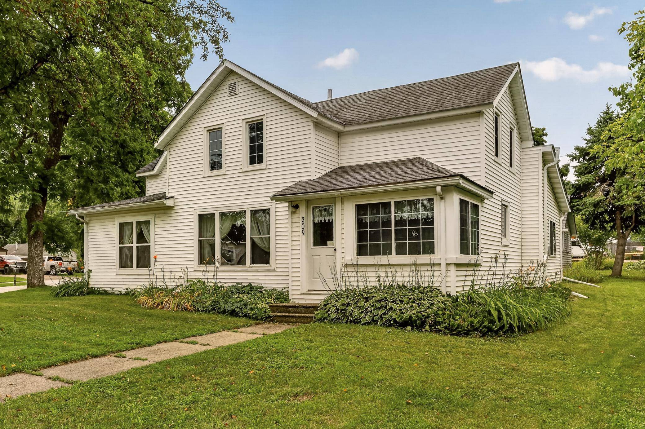 309 E Main ST, Dodge Center, MN 55927