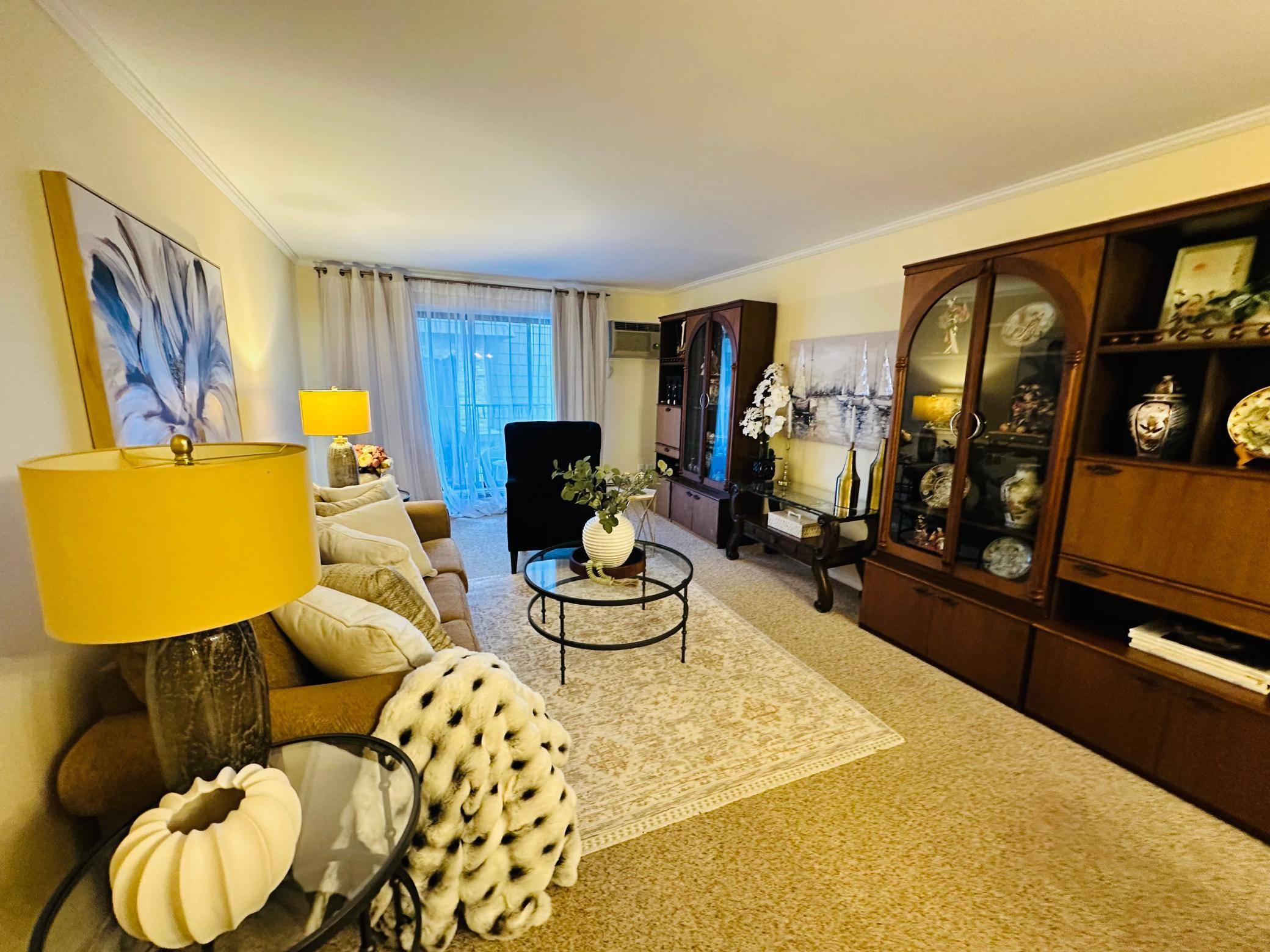 205 Barry AVE S #306, Wayzata, MN 55391