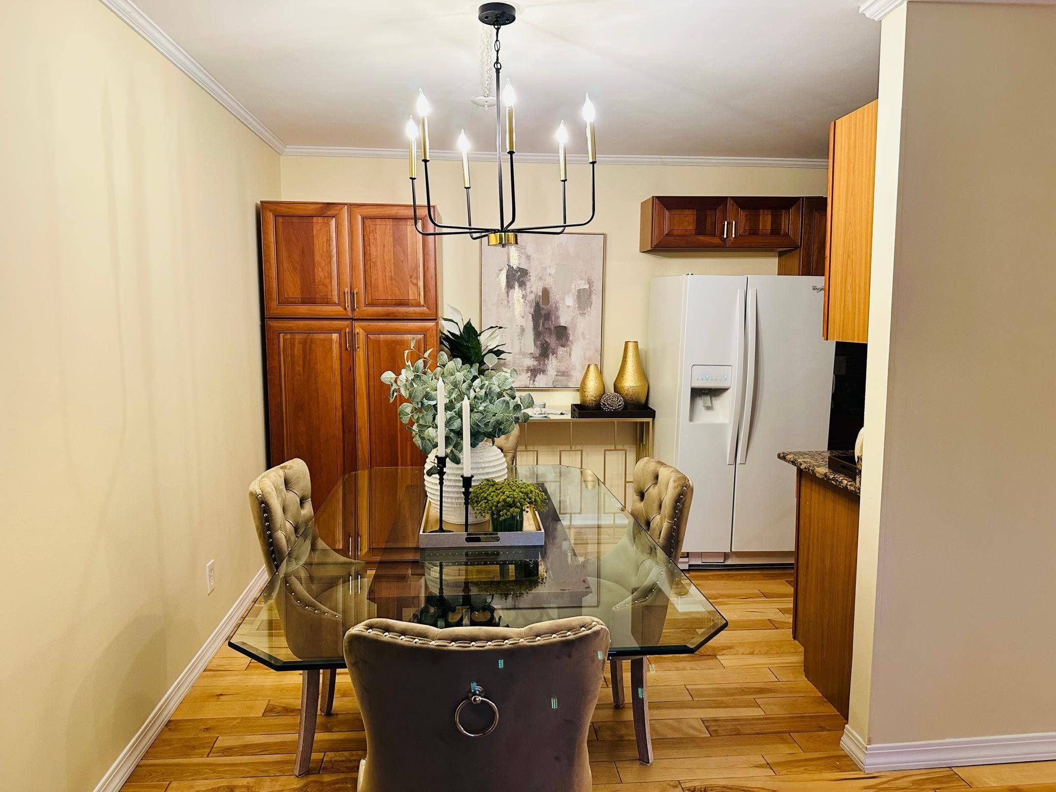 205 Barry AVE S #306, Wayzata, MN 55391
