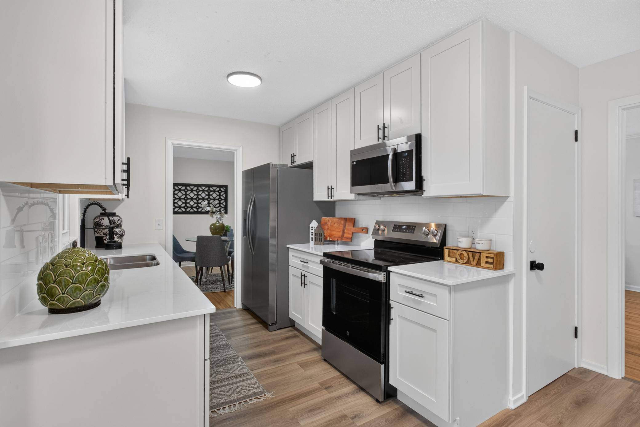 1925 W 92nd ST, Bloomington, MN 55431
