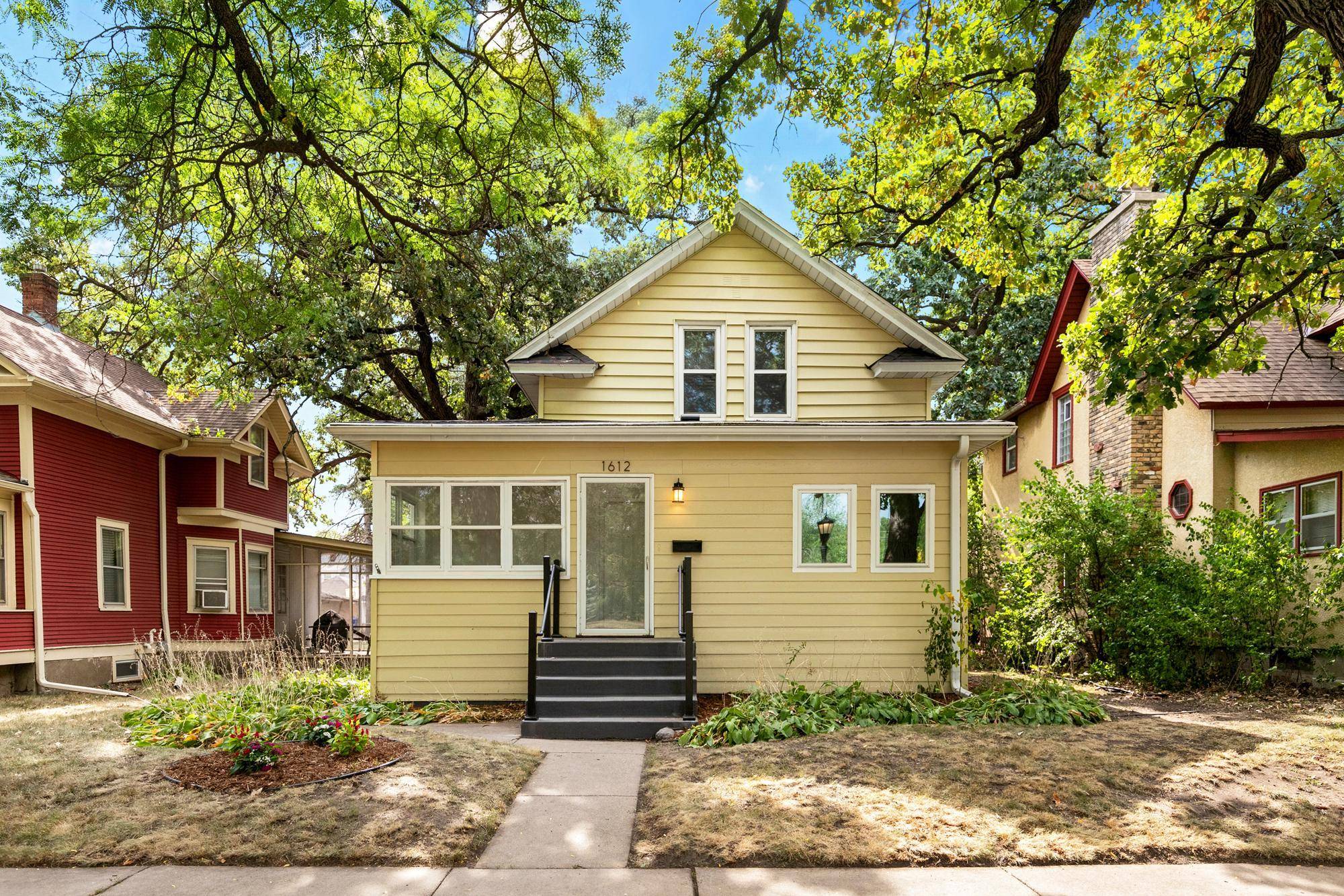 1612 Race ST, Saint Paul, MN 55102