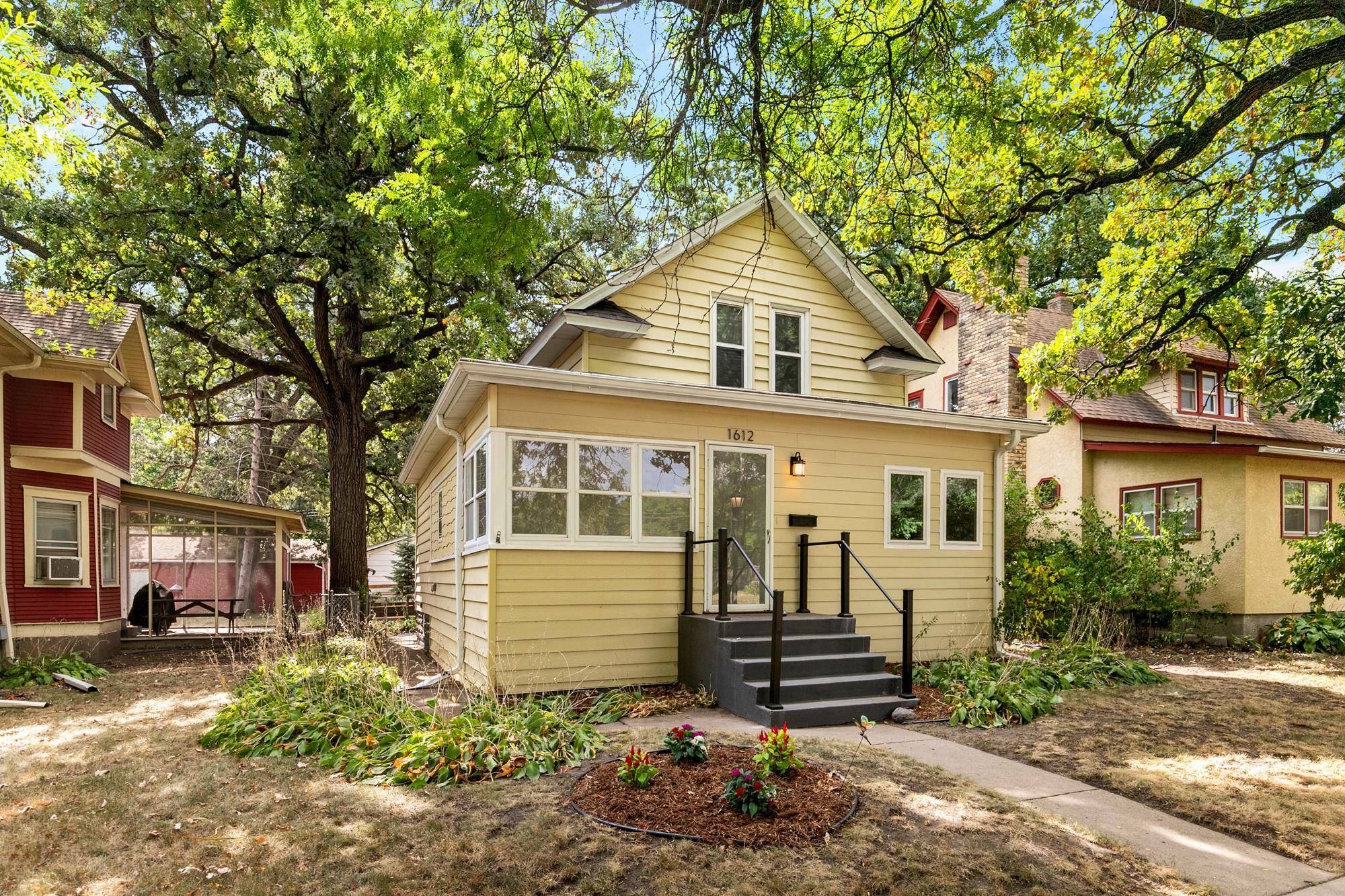 1612 Race ST, Saint Paul, MN 55102