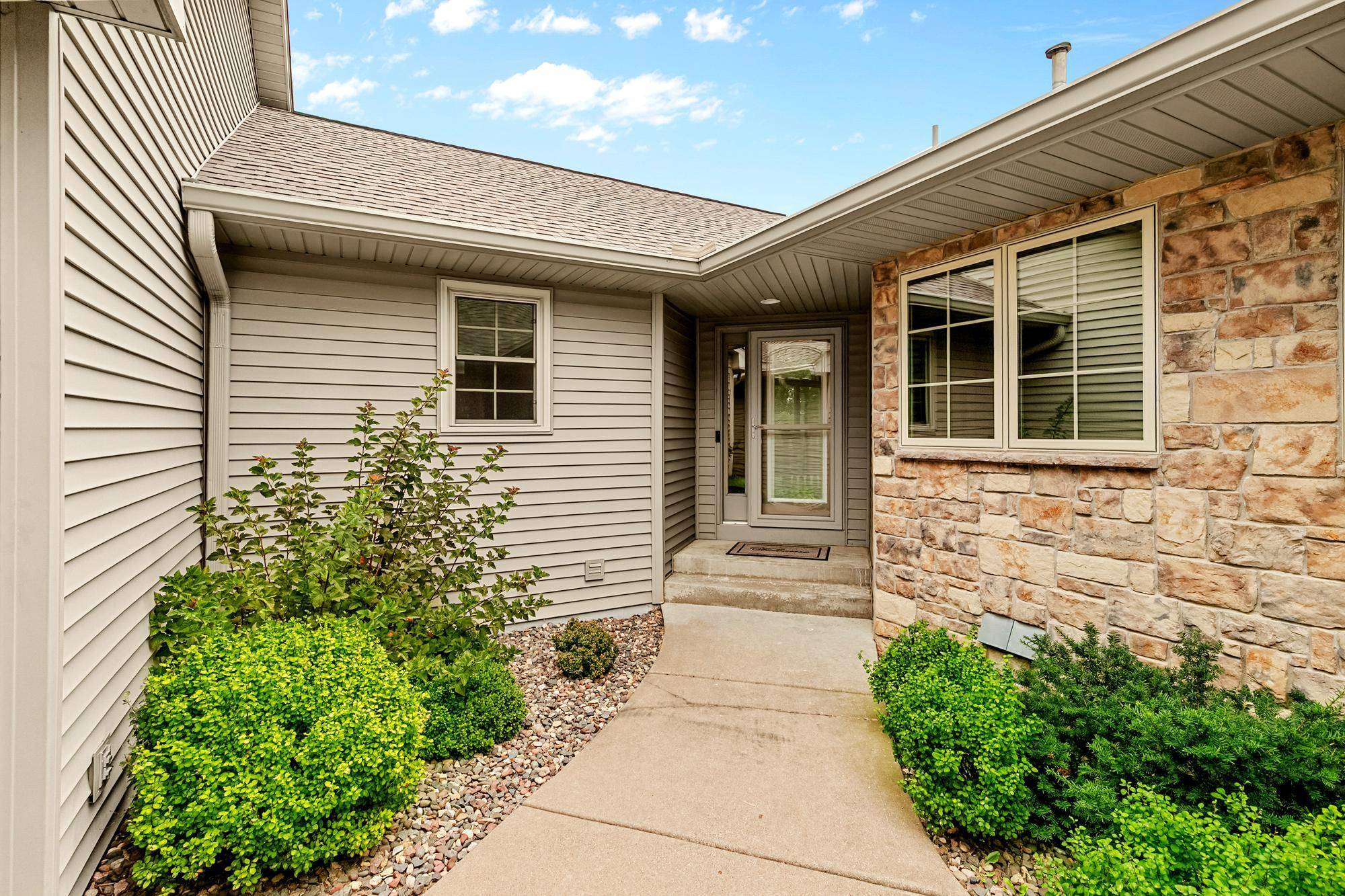 5597 129th DR N, Hugo, MN 55038