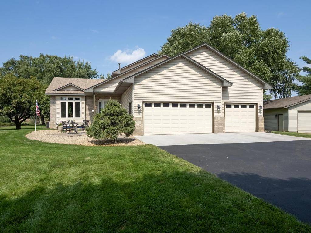 3231 206th AVE NW, Oak Grove, MN 55303
