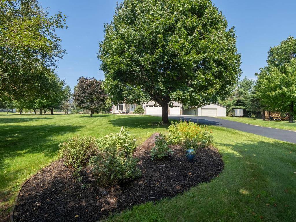 3231 206th AVE NW, Oak Grove, MN 55303