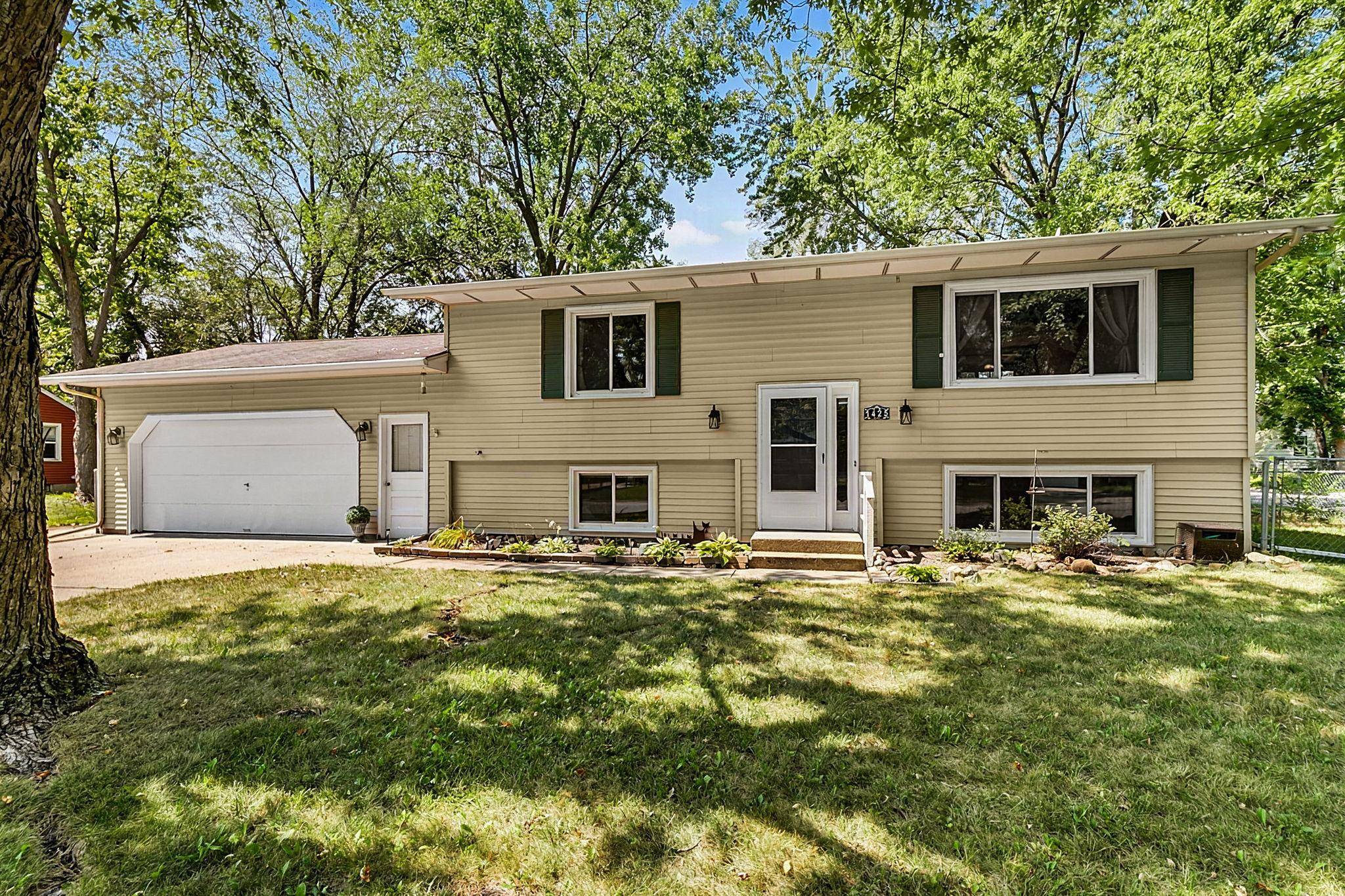 1425 33rd AVE N, Saint Cloud, MN 56303