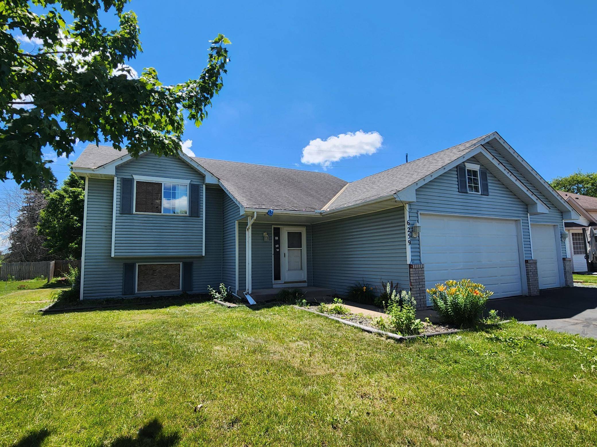 6259 Forest Boulevard TRL, Wyoming, MN 55092