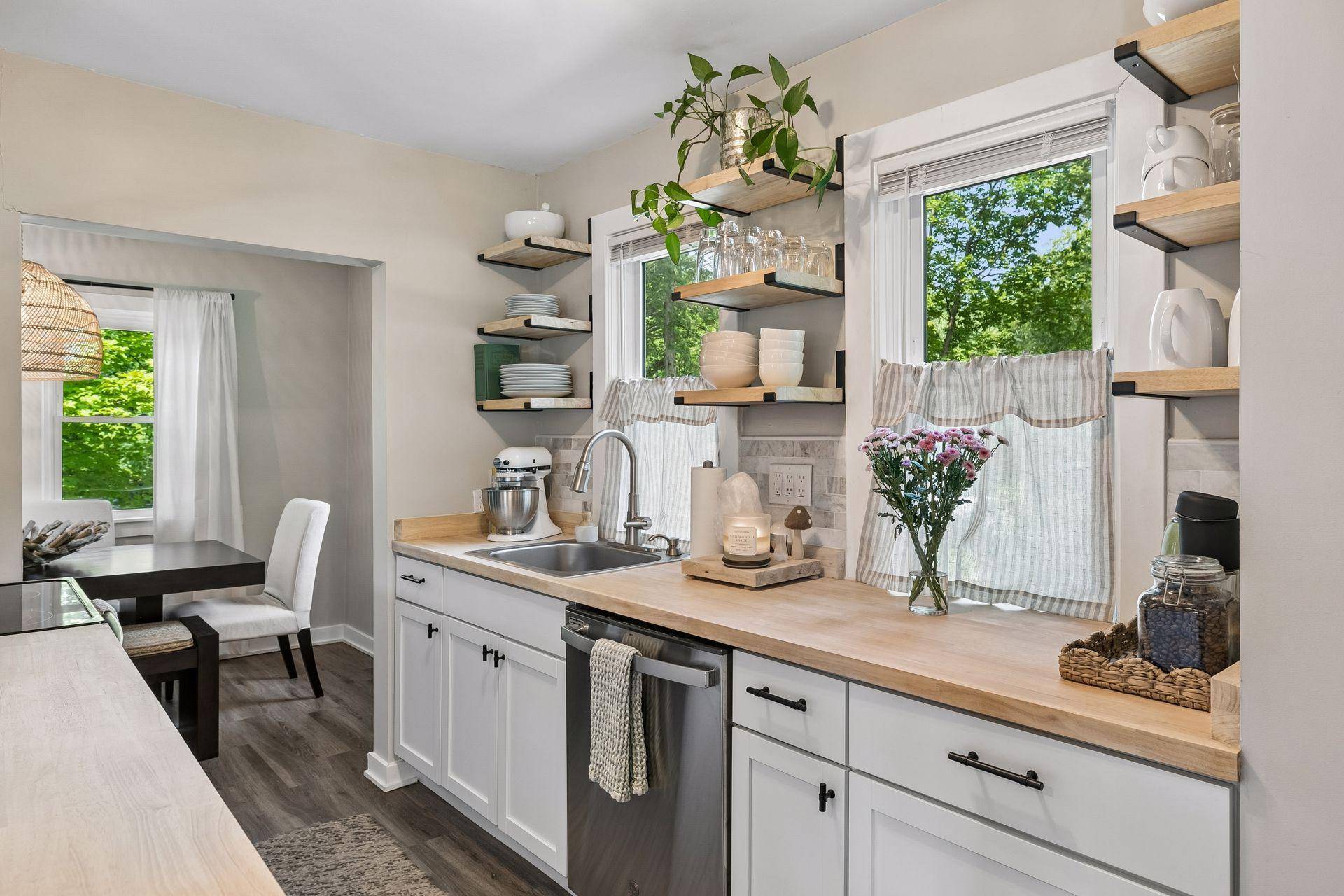 3593 Crystal PL, Wayzata, MN 55391