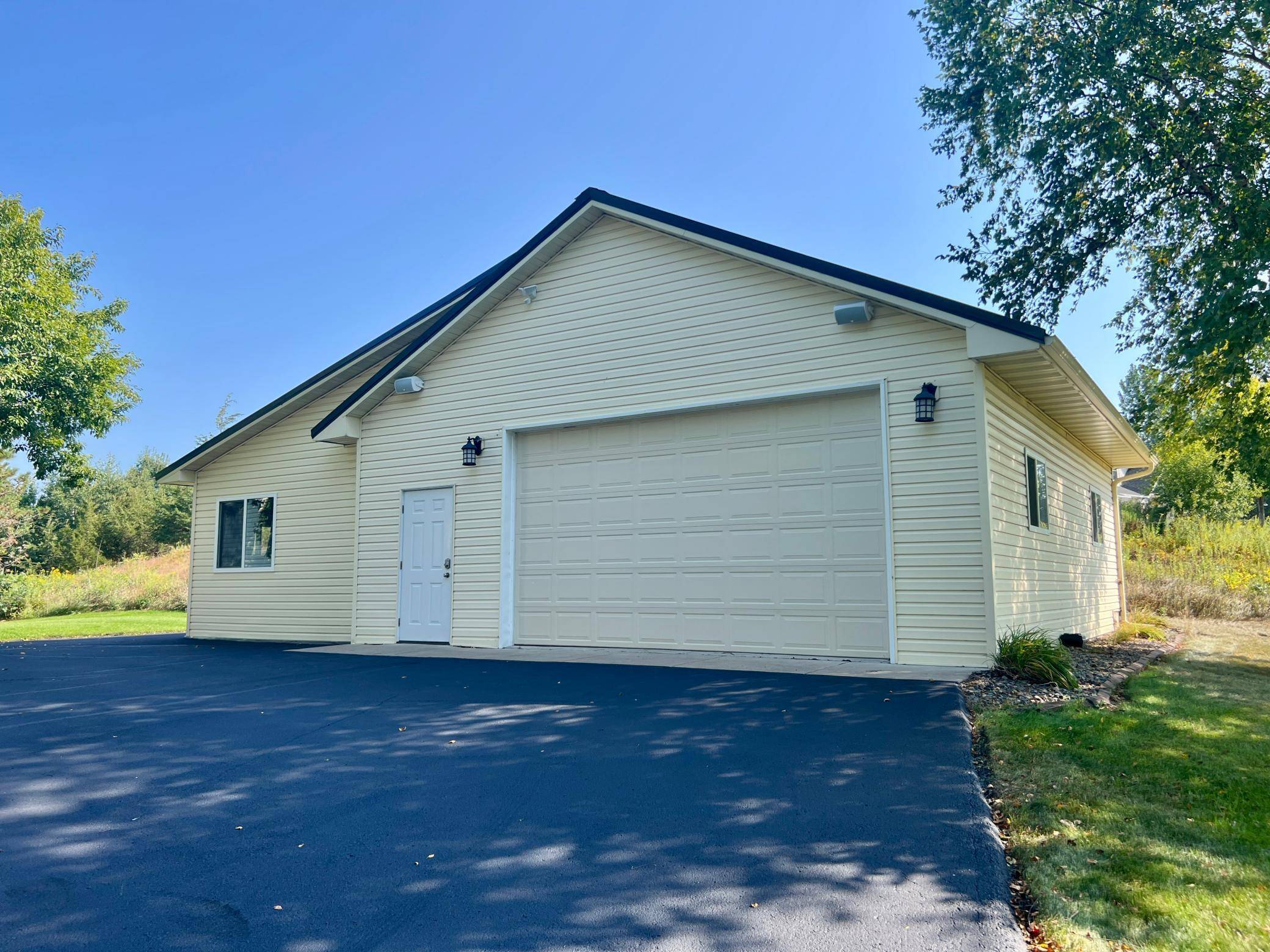 834 Prairie Meadows DR, Hudson, WI 54016