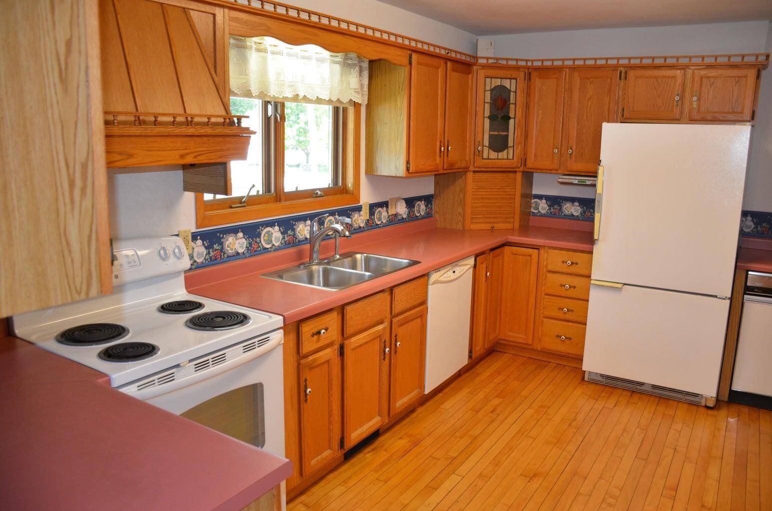 414 8th ST S, La Crescent, MN 55947