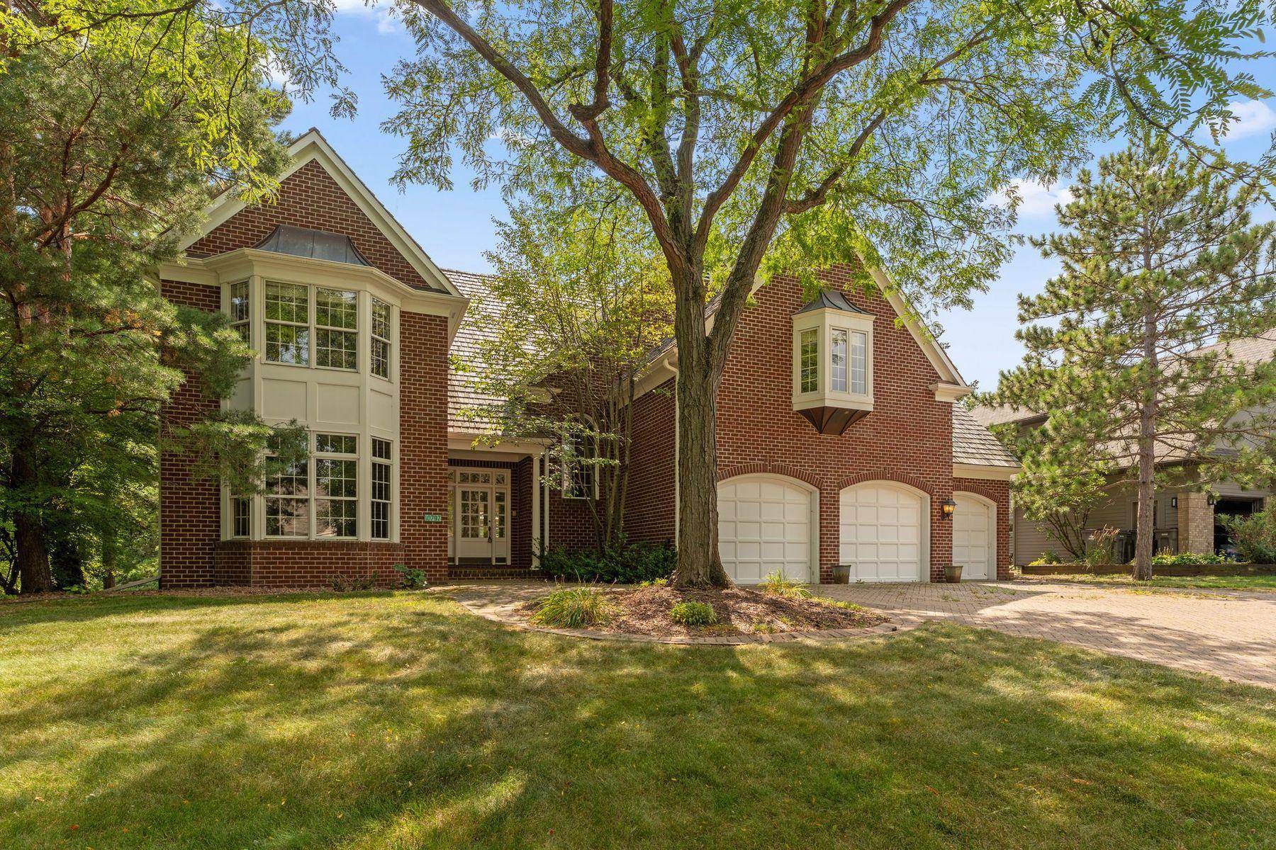 10797 Purdey RD, Eden Prairie, MN 55347