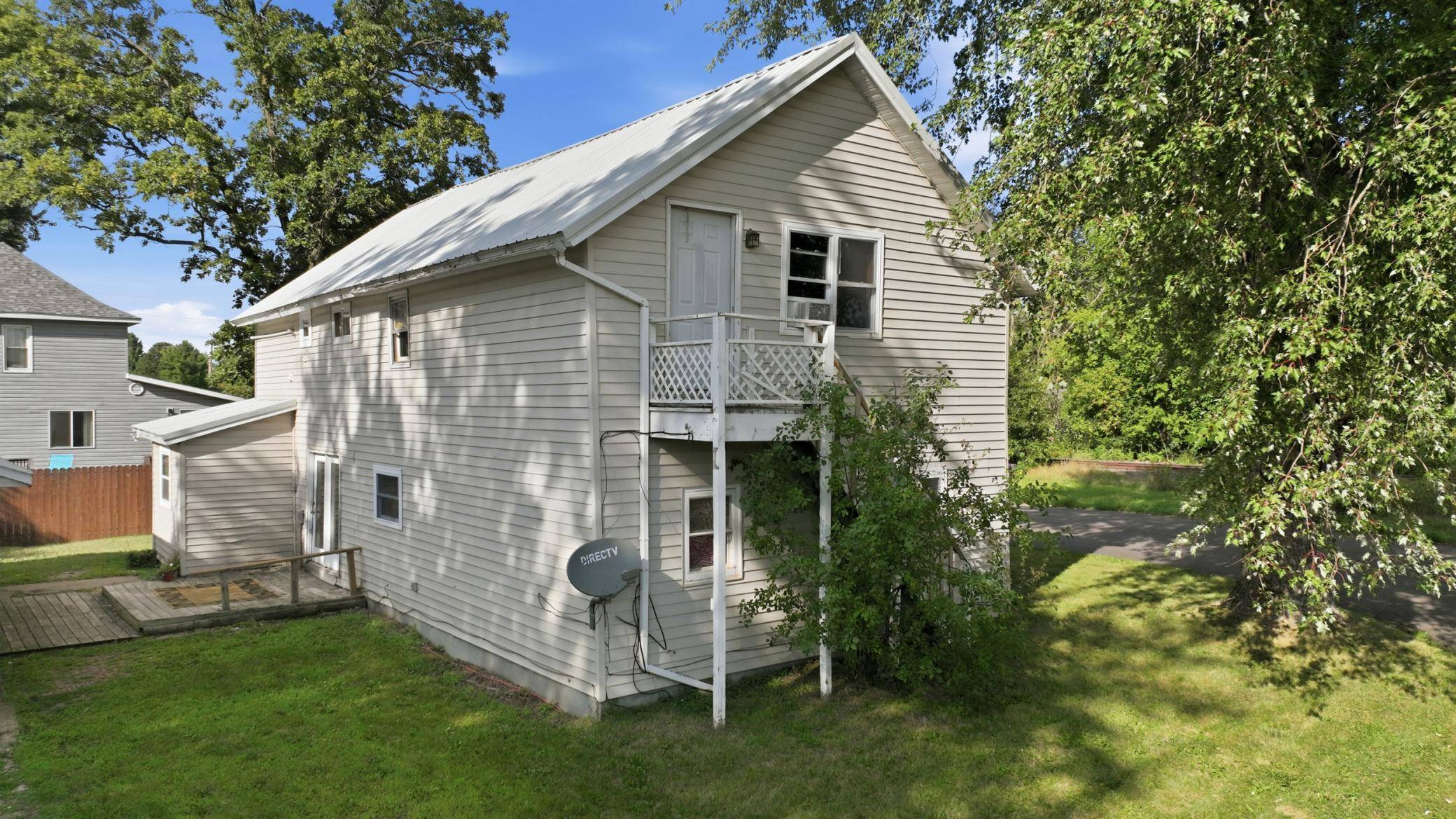 905 Lewis AVE, Cameron, WI 54822