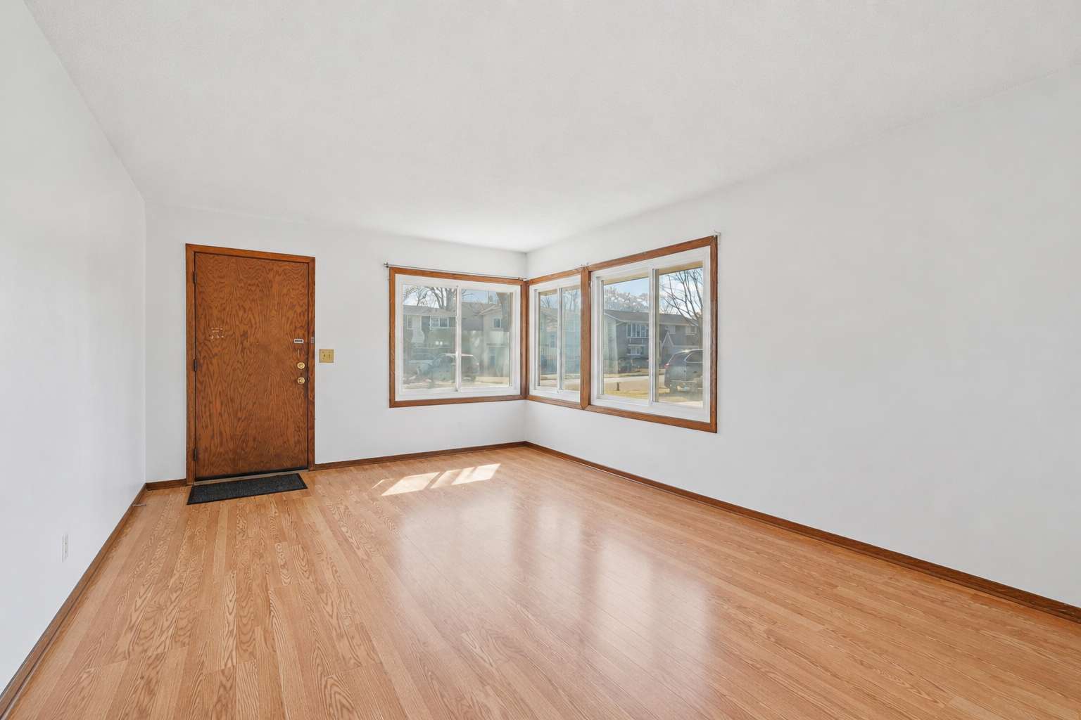 1561 Clarence ST, Saint Paul, MN 55106