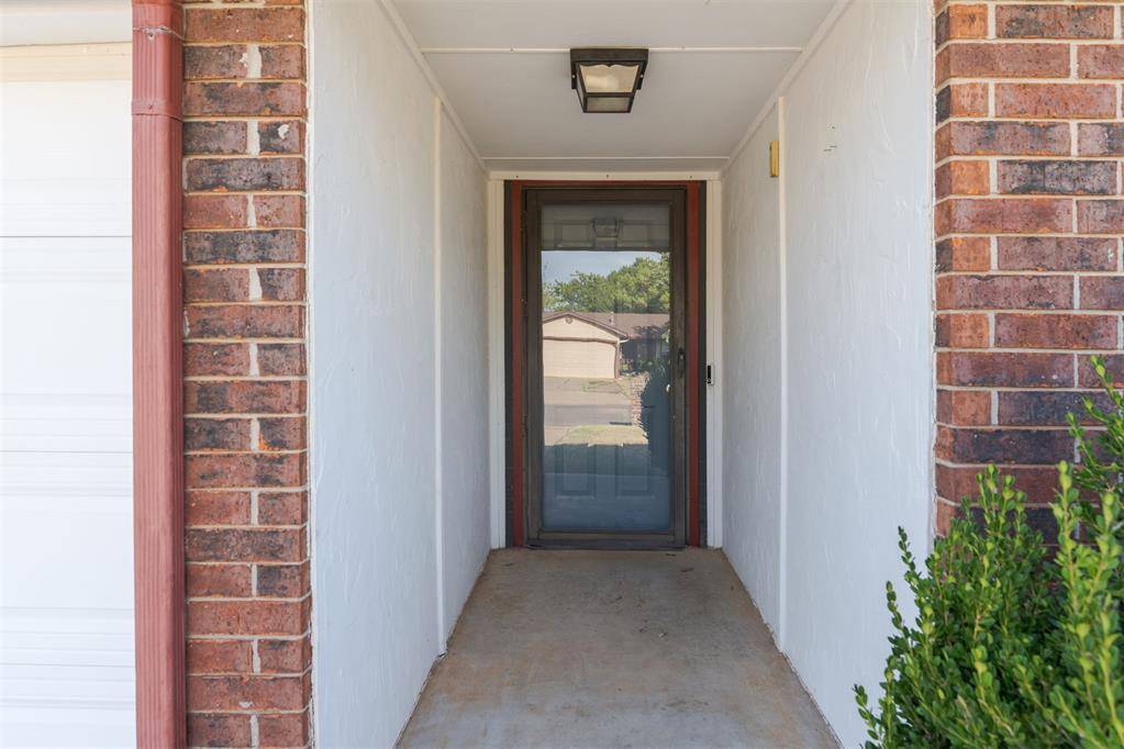 11612 Matthews AVE, Oklahoma City, OK 73162