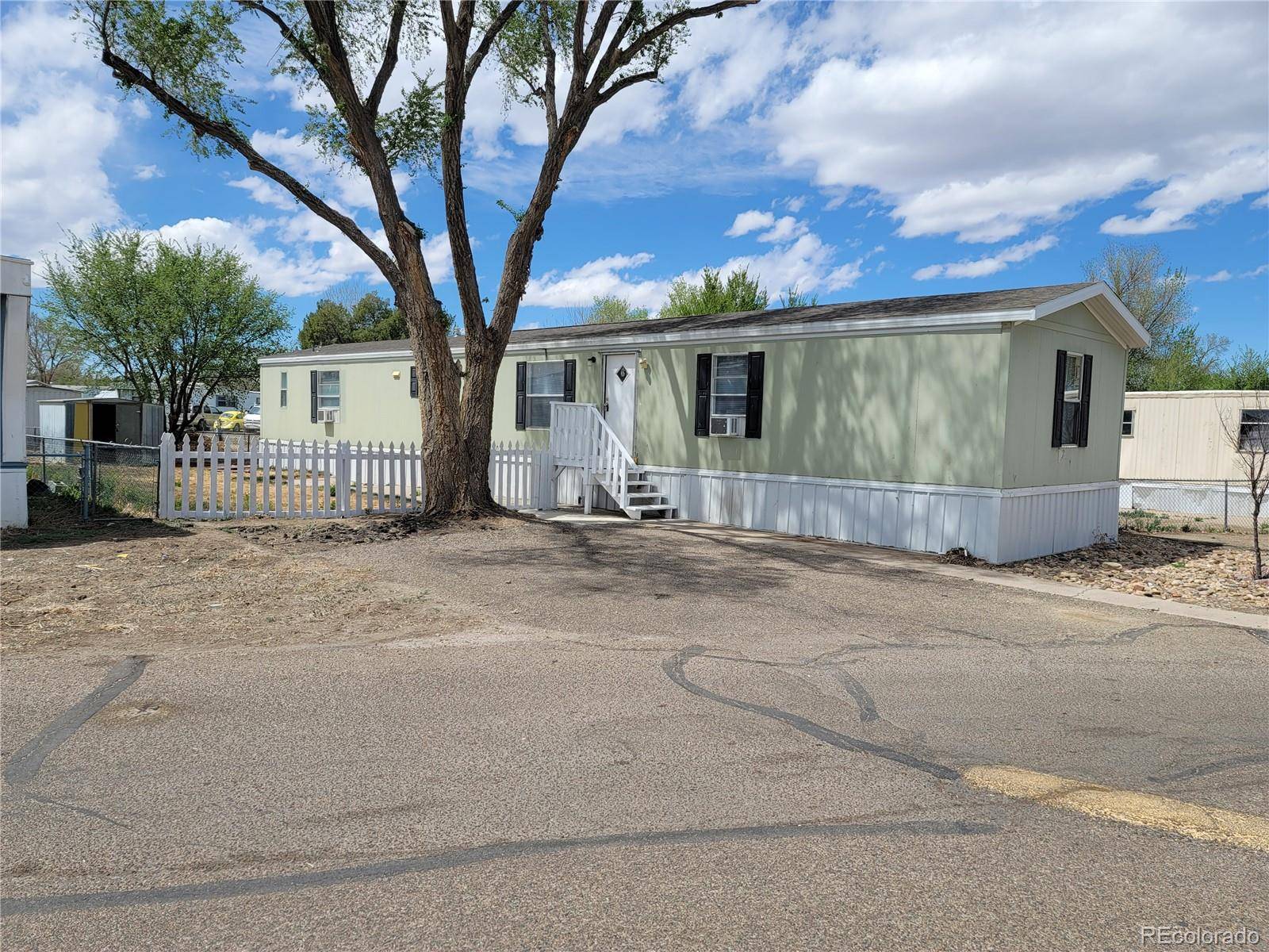 1212 Reed LN, La Junta, CO 81050