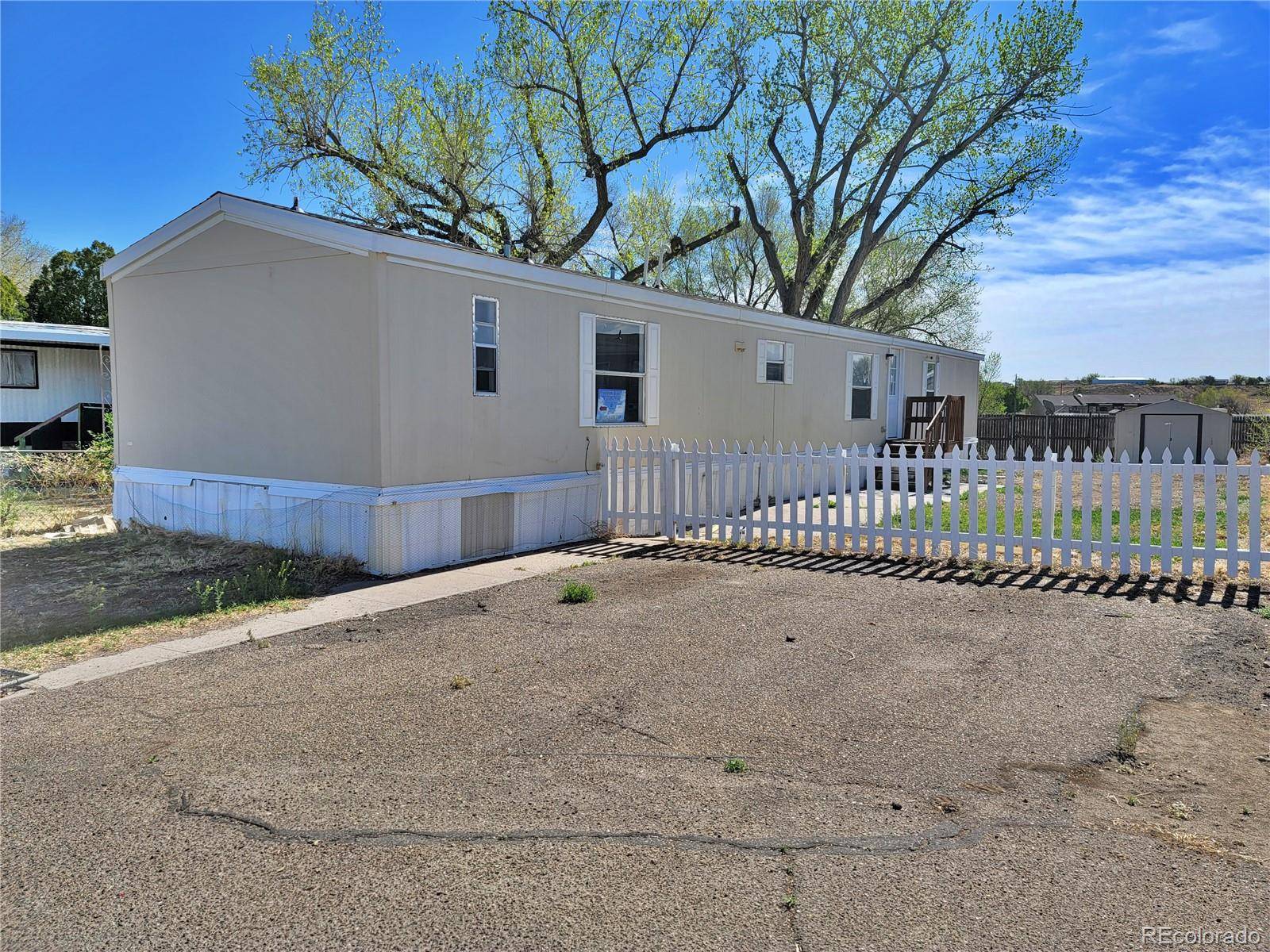 1211 Reed LN, La Junta, CO 81050