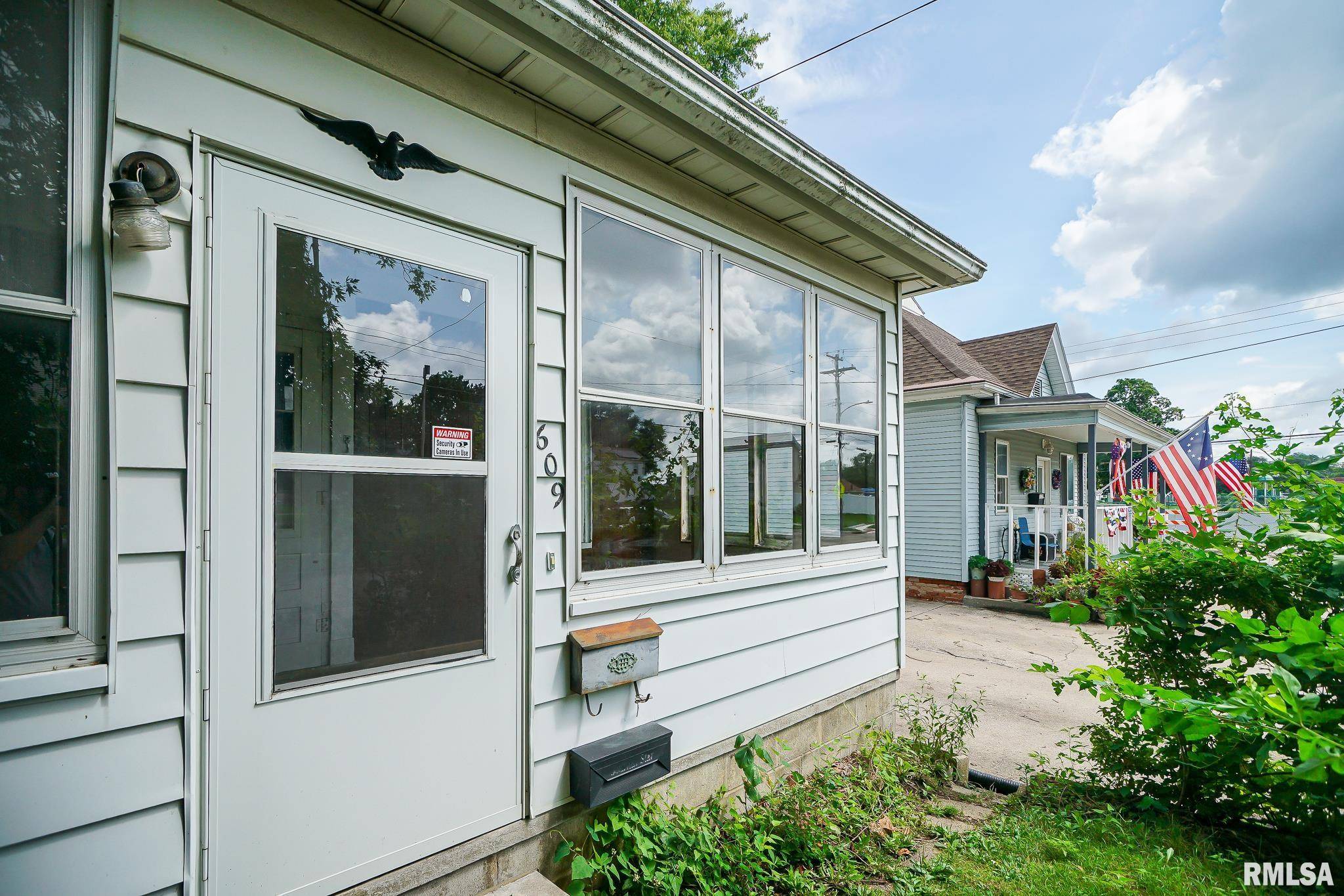 609 WALNUT ST, Washington, IL 61571