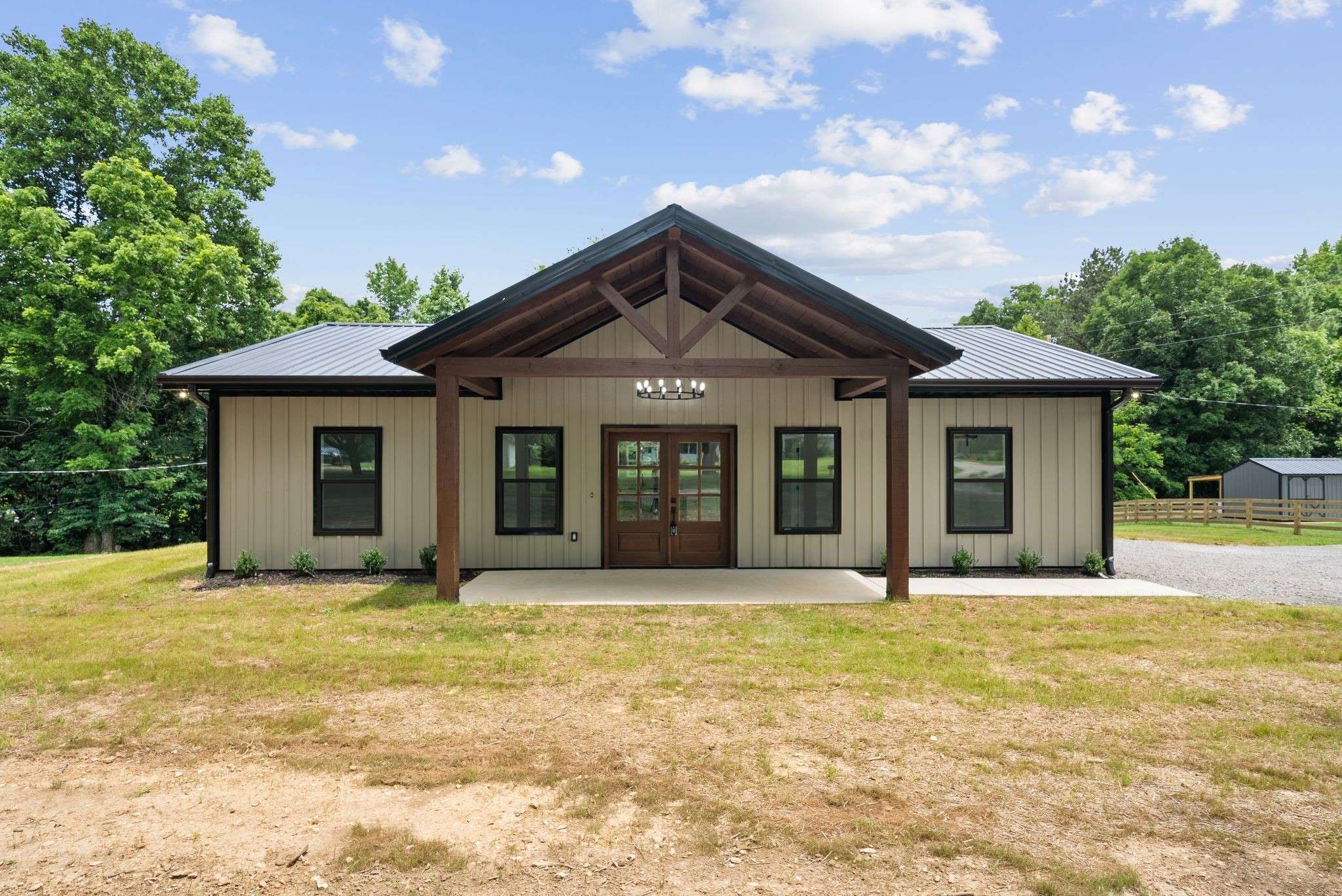 701 Oak Grove Rd, Goodspring, TN 38460