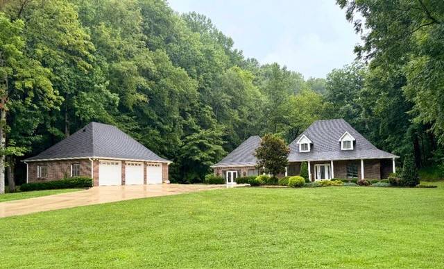 488 Stovall Hollow Rd, Belvidere, TN 37306