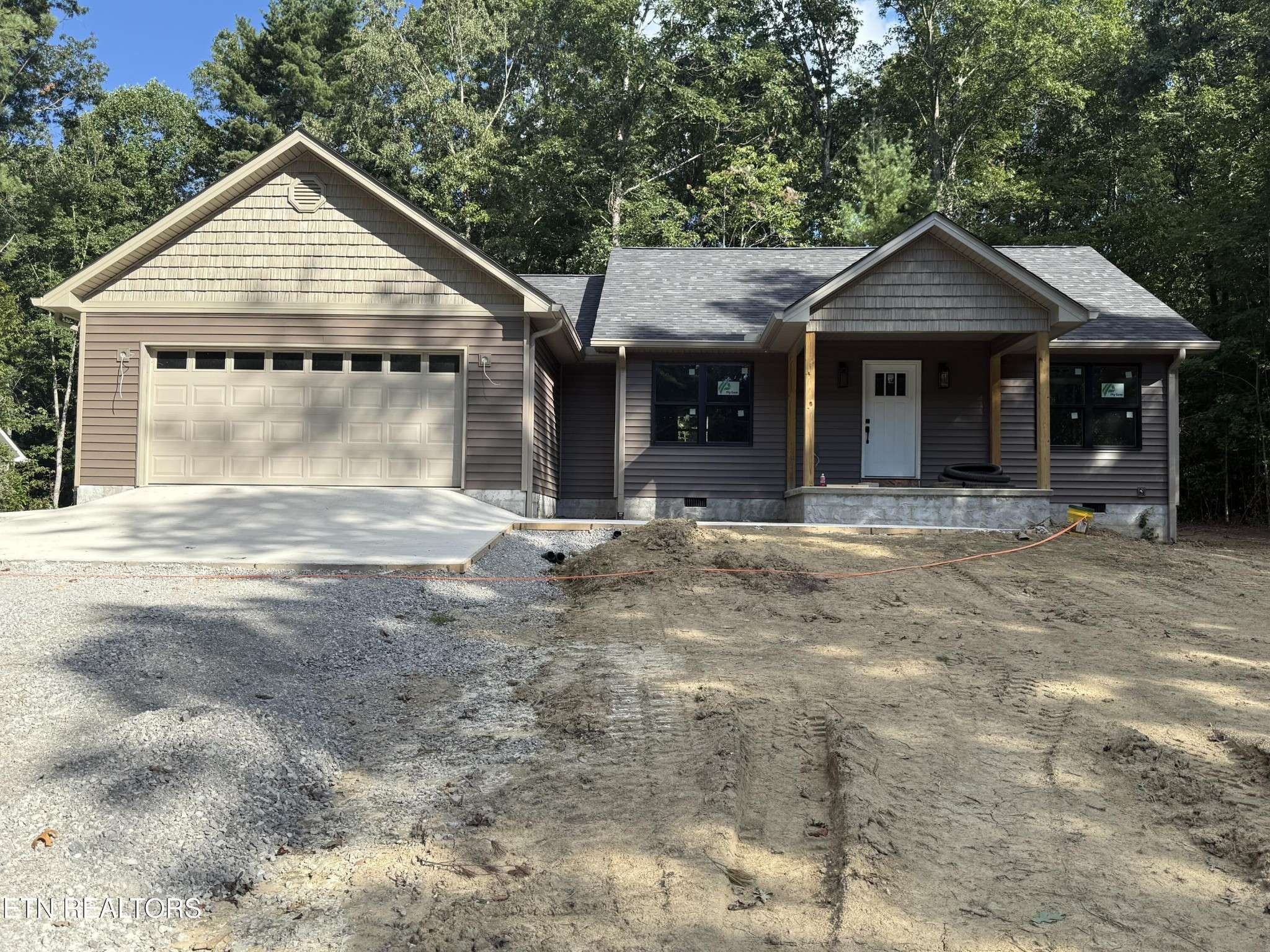 2075 Allardt Tinch Rd, Jamestown, TN 38556