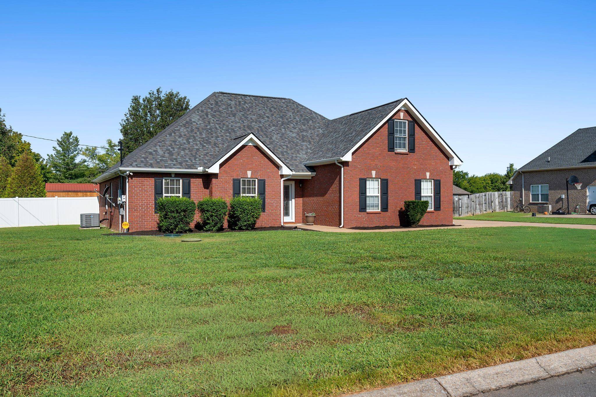 1005 Stratus Dr, Murfreesboro, TN 37127