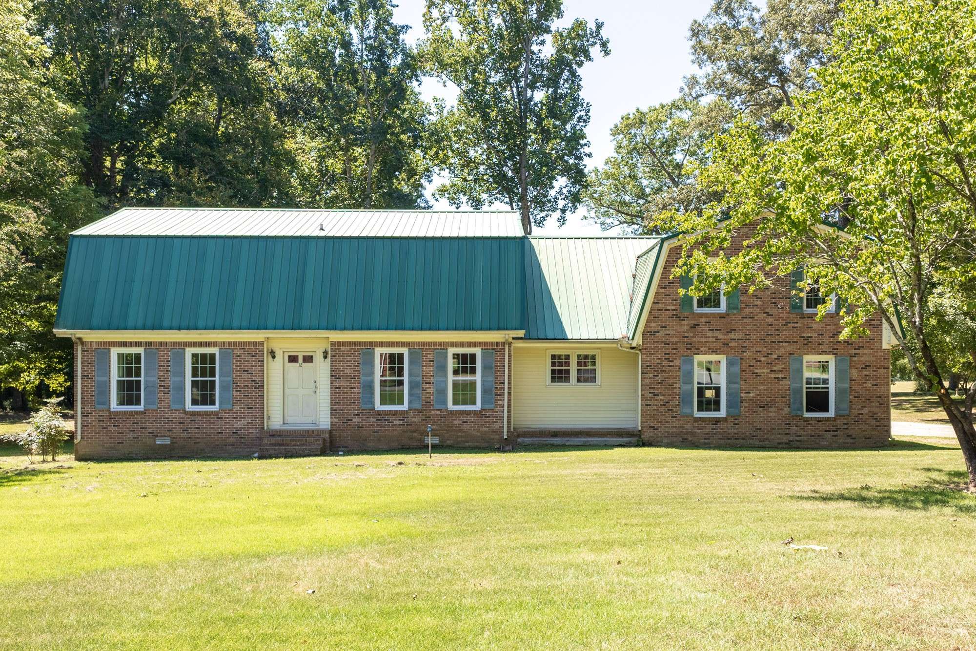 12 Hancock Rd, Fayetteville, TN 37334