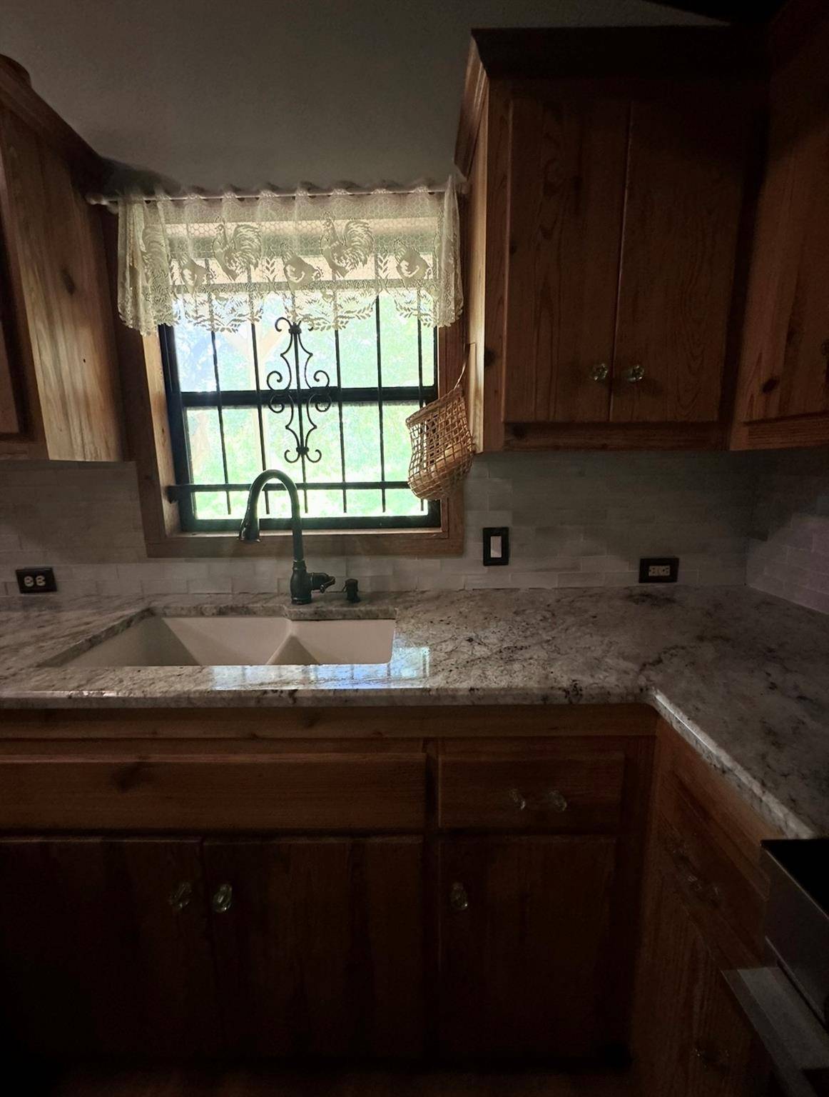 1226 County Road 316, Lexington, TX 78947