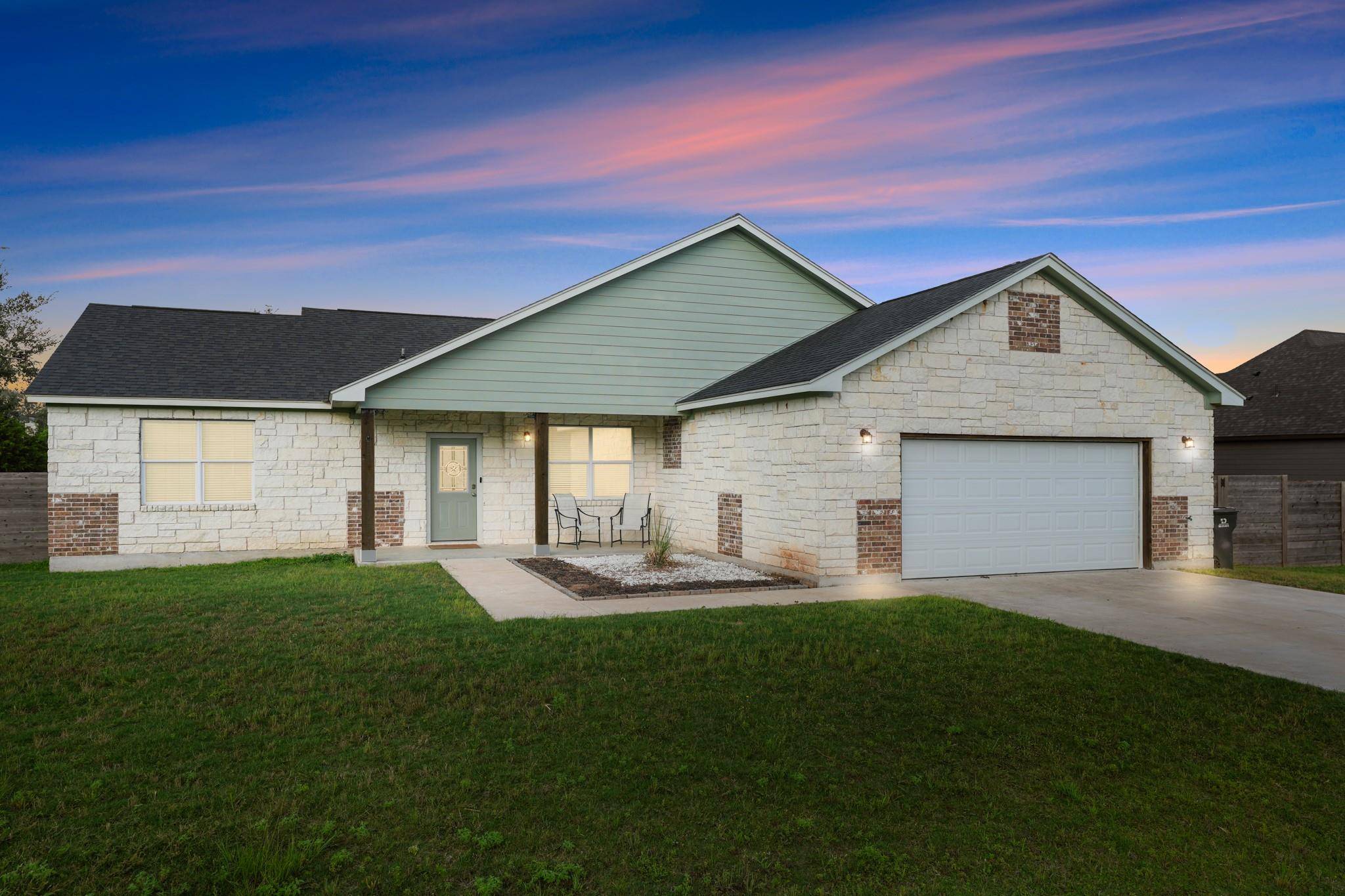 125 Naalehu CT, Bastrop, TX 78602