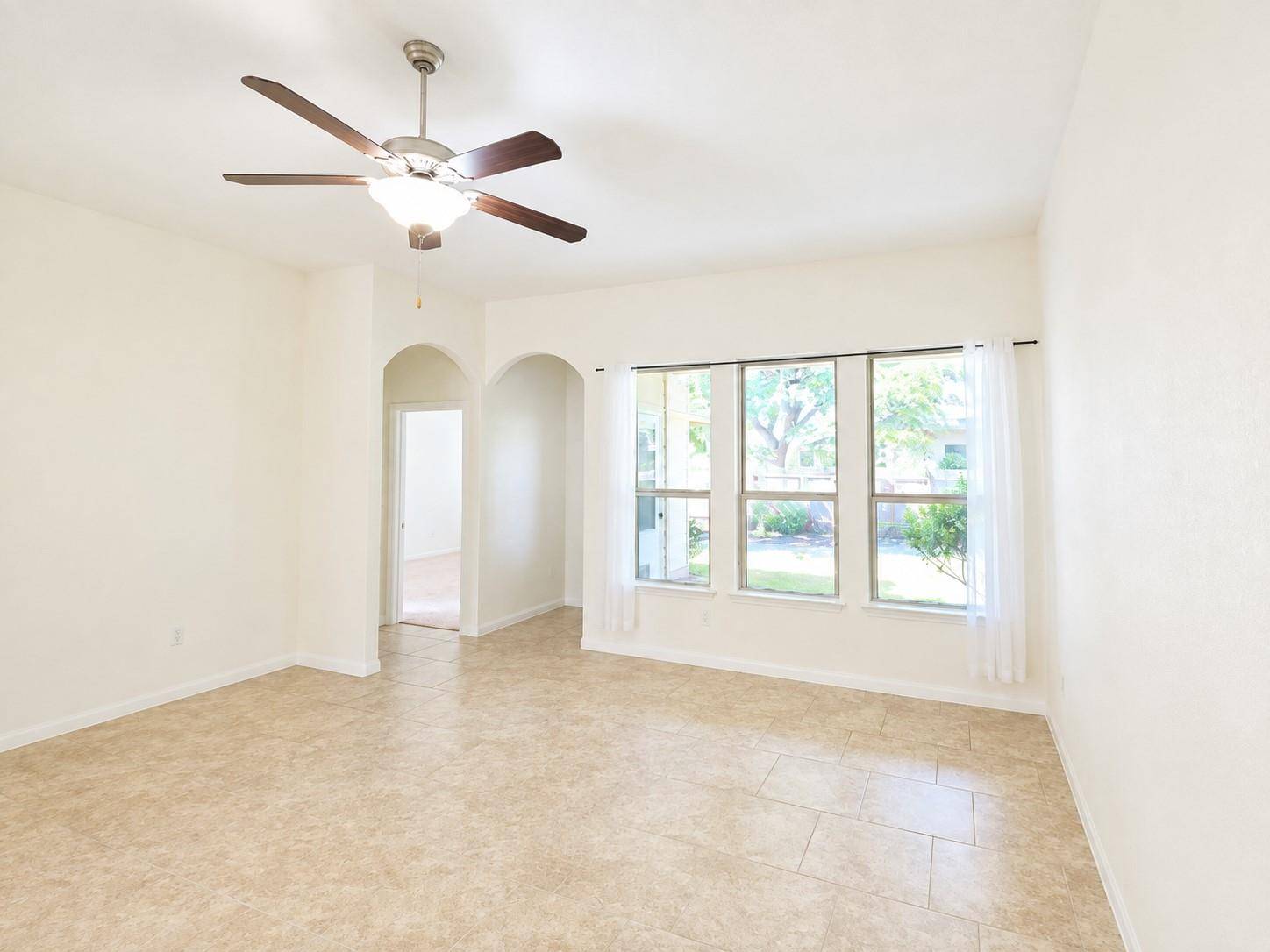 615 Linares LN, Austin, TX 78748