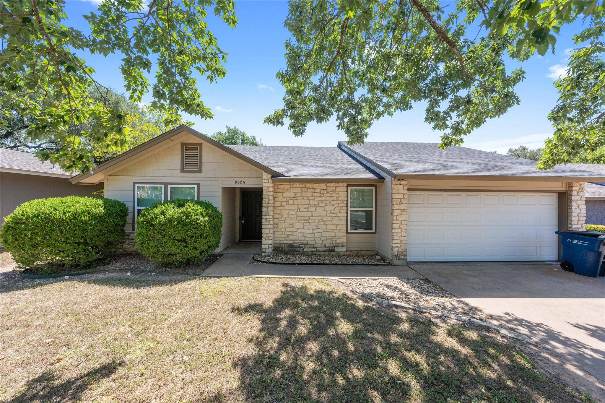 9005 Curlew DR, Austin, TX 78748