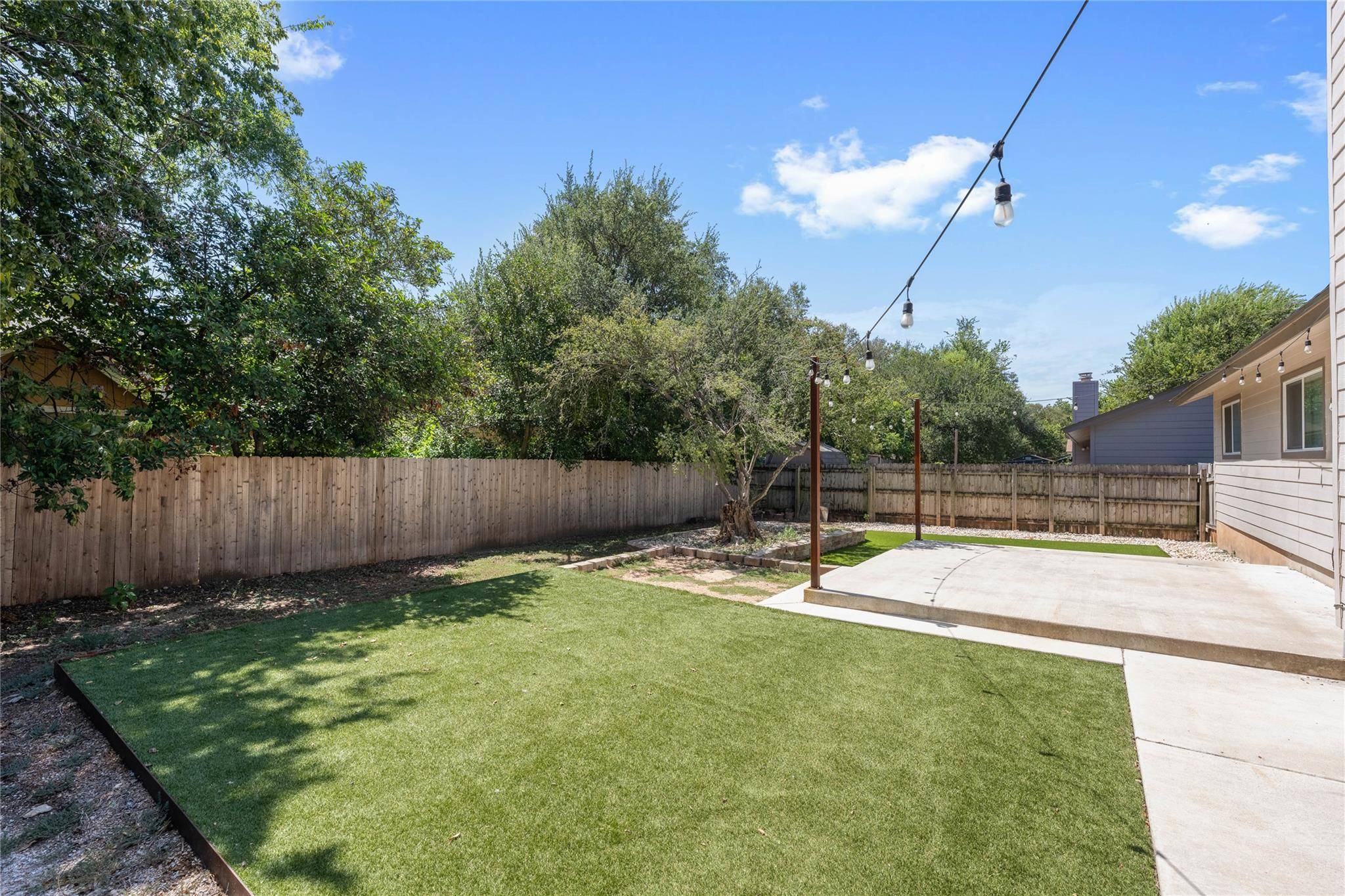 9005 Curlew DR, Austin, TX 78748